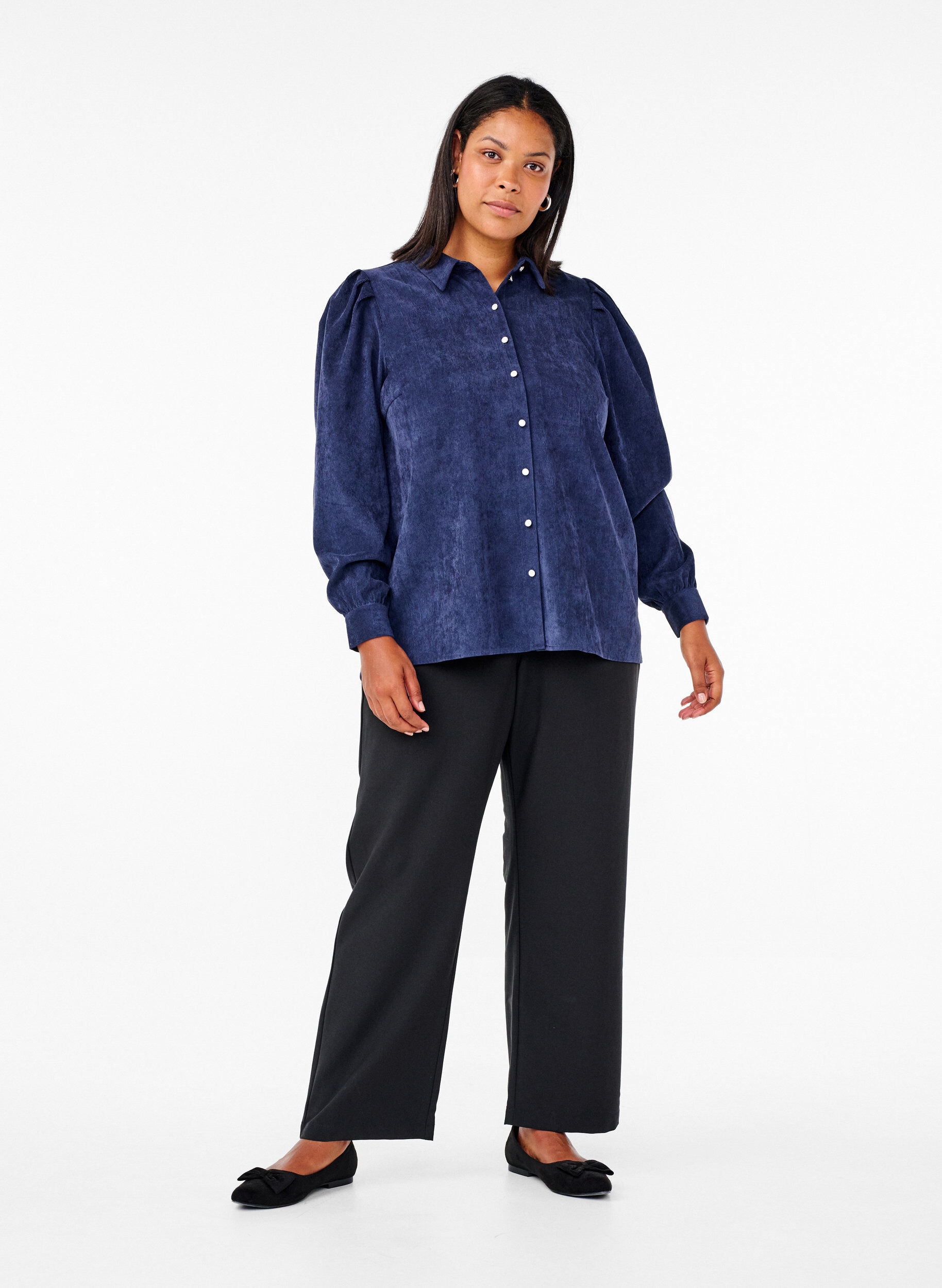 Zizzi Sammetsskjorta med strassknappar, Medieval Blue, Model image number 2