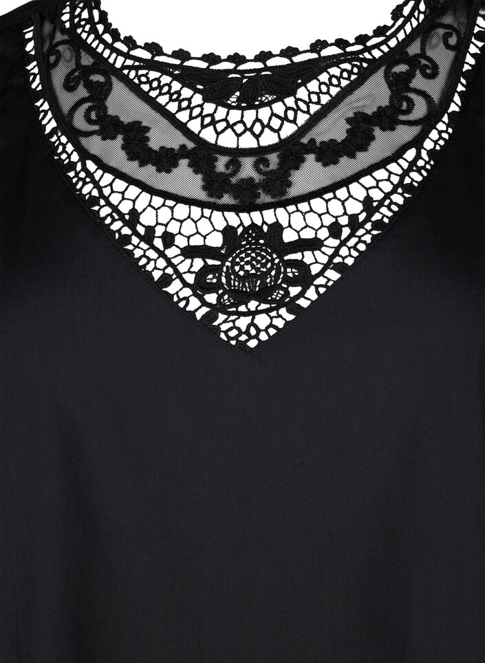 Kortärmad blus med spetsdetalj, Black, Packshot image number 2