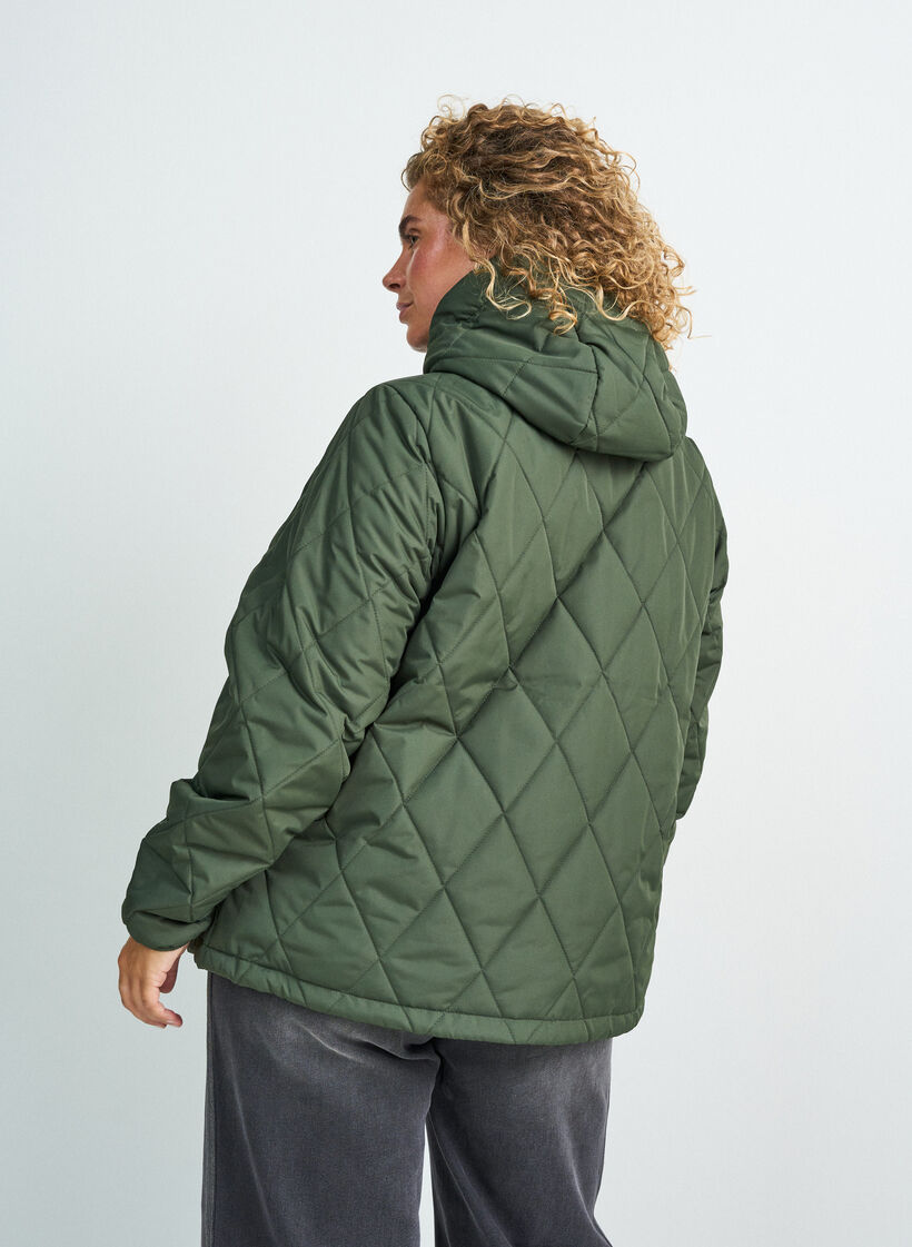 L&auml;tt vadderad jacka med diamantquilt, Gr&ouml;n, Model image number 2