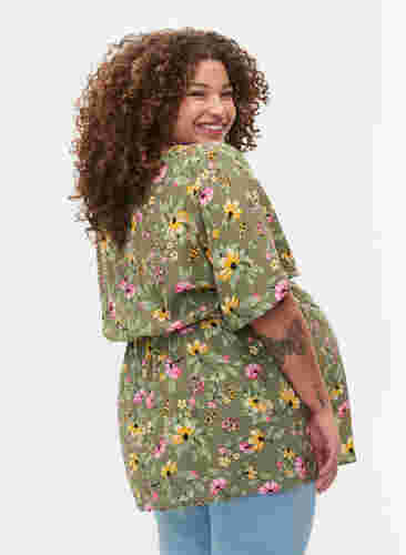 Tunika för gravida i viskos med blommönster, Green Flower Print, Model image number 1