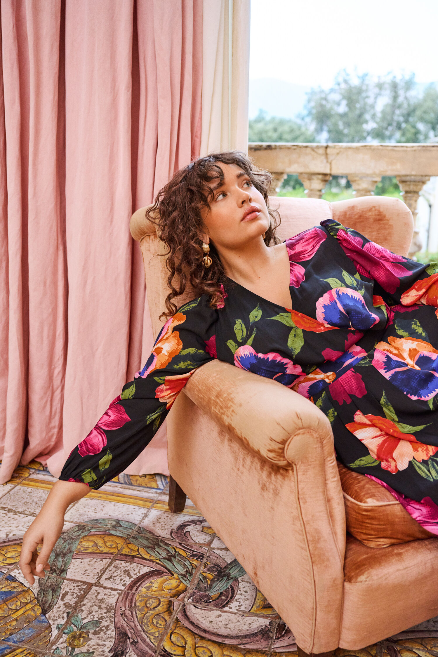 Zizzi Maxikl&auml;nning med omlottringning, , Model