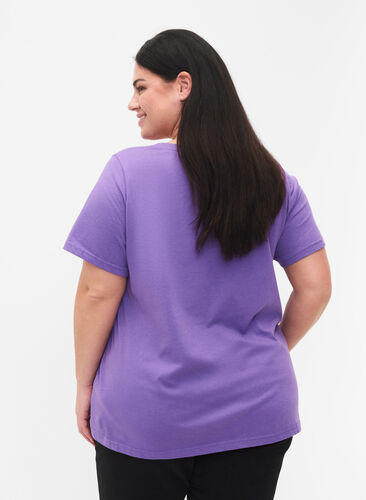 V-ringad t-shirt i bomull med texttryck, Deep Lavender ORI, Model image number 1