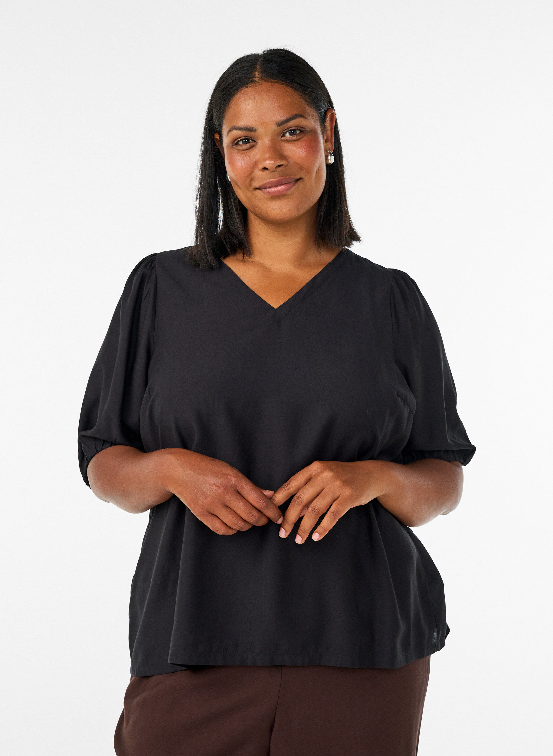 ZizziBlus i viskos med v-ringning, Svart, Model image number 0