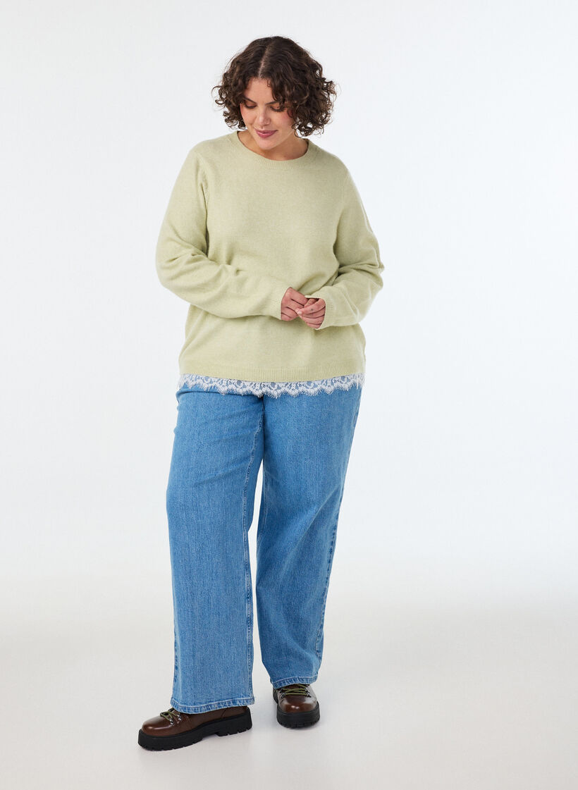 Stickad blus med spetskant nedtill, Gr&ouml;n, Model image number 1
