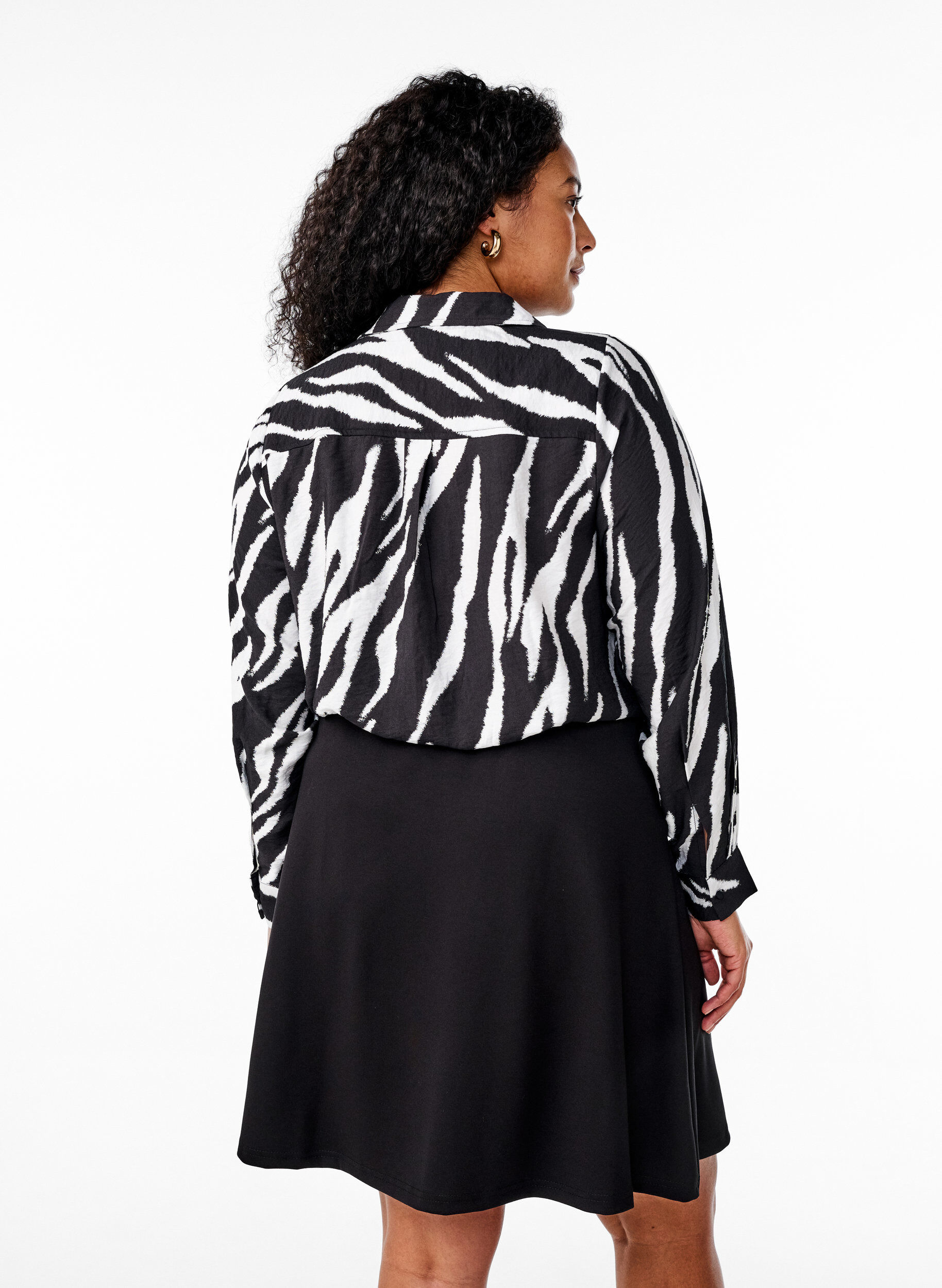 Zizzi Skaterkjol i viskos, Svart, Model image number 1