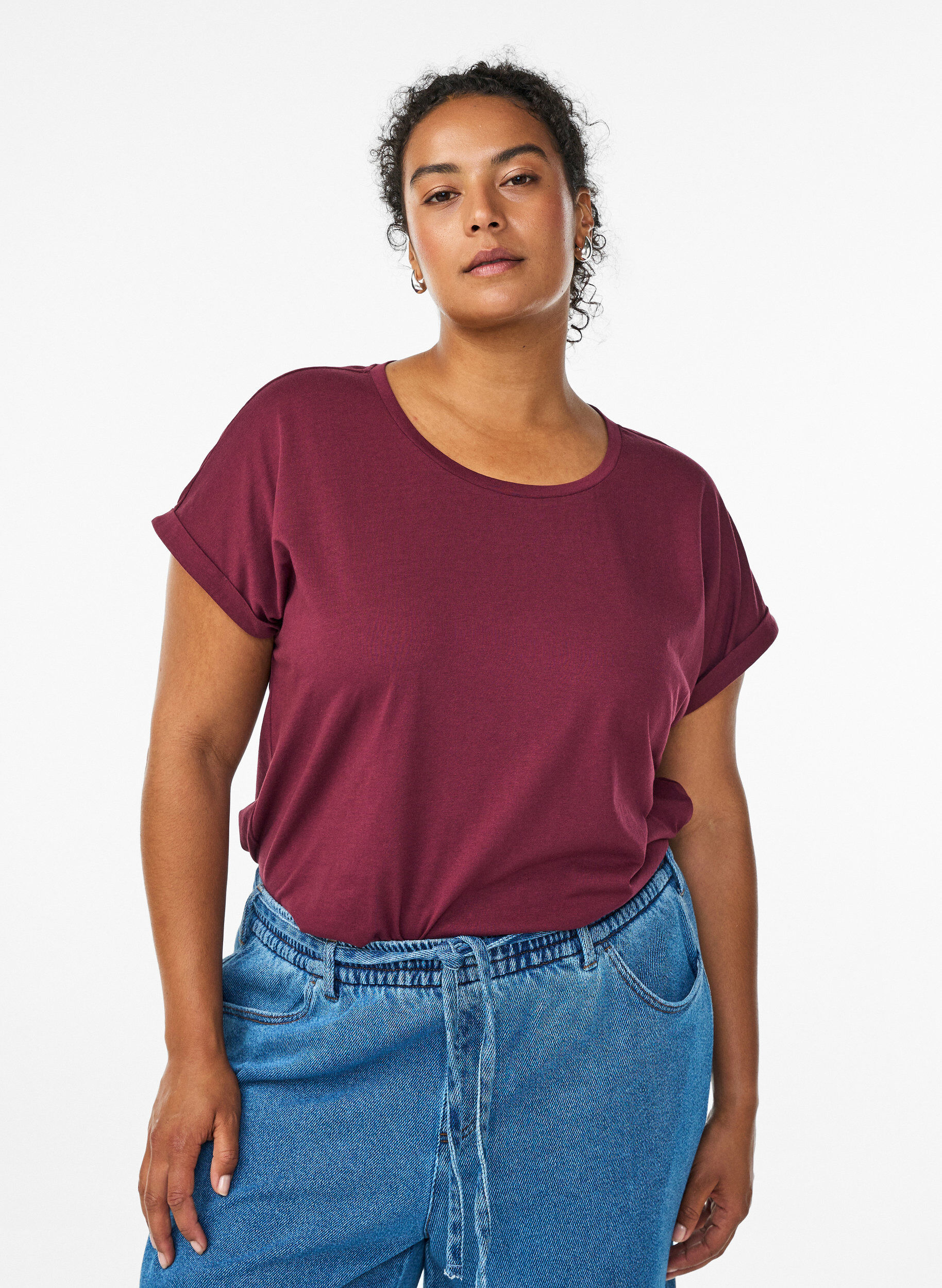 Kort&auml;rmad t-shirt i bomullsmix, R&ouml;d, Model