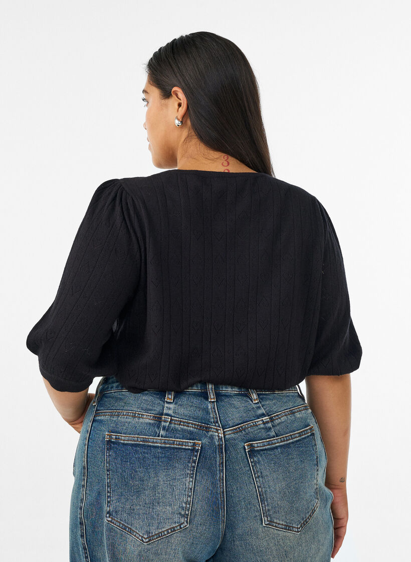 Kort&auml;rmad stickad blus med pointellem&ouml;nster, Svart, Model image number 2