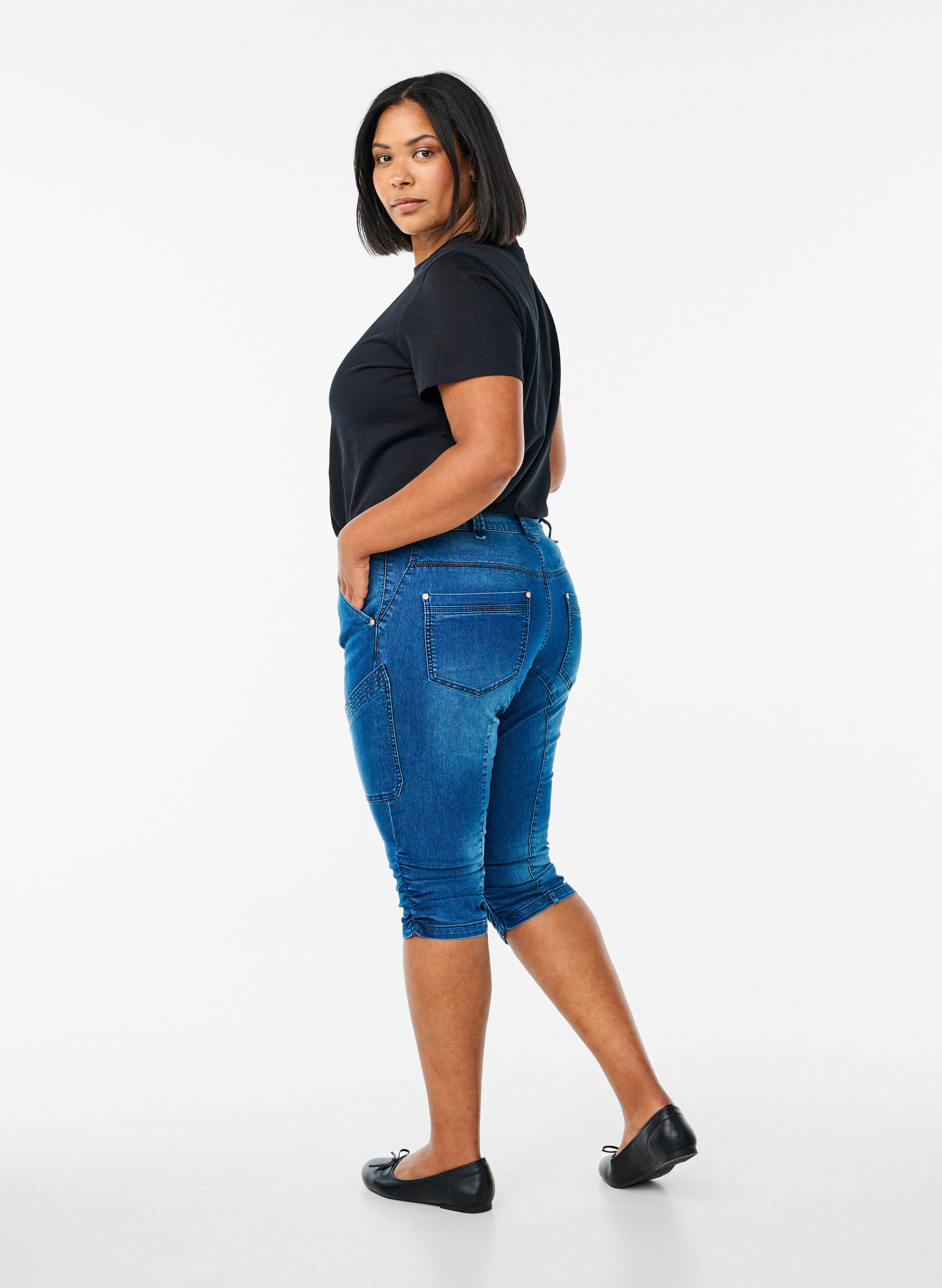 ZizziCaprijeans med smal passform och fickor, Bl&aring;, Model image number 1