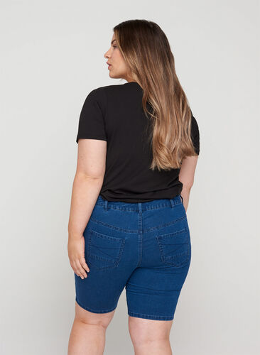 Figurnära jeansshorts, Medium Blue Denim, Model image number 1