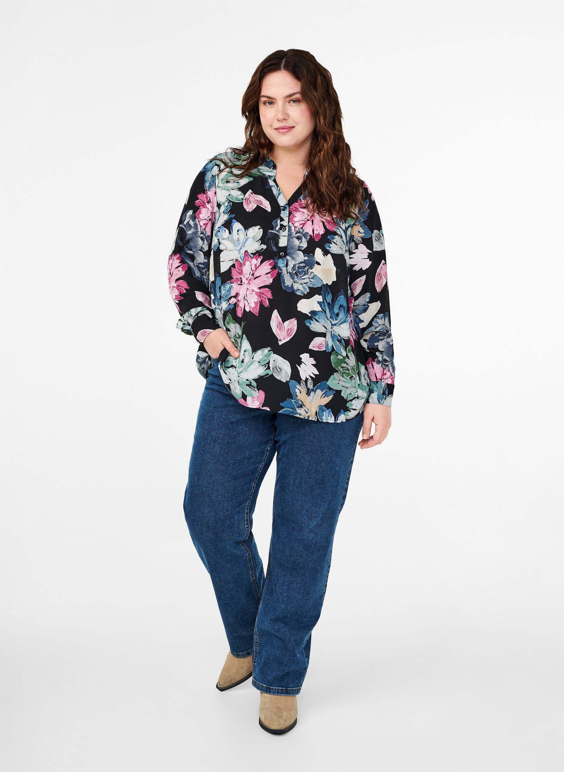Zizzi L&aring;ng&auml;rmad blus med blommigt tryck, Rose Flower AOP, Model image number 2