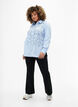 Bomullsskjorta med broderi anglaise, Chambray Blue, Model image number 2