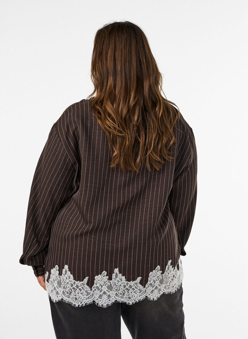Kritstrecksrandig skjorta med spetskant, Brun, Model image number 2