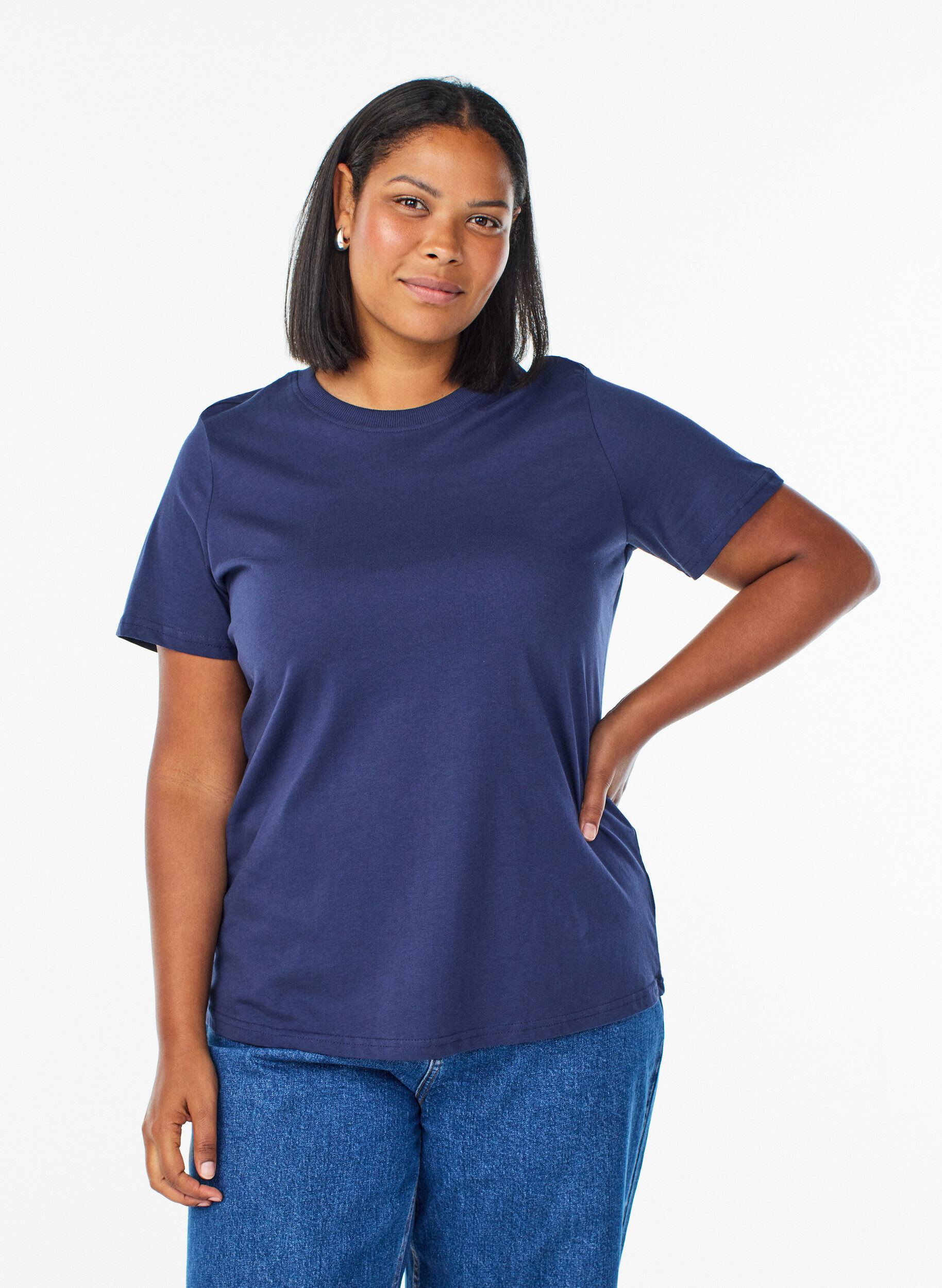 Enkel t-shirt i bomull med rund halsringning, Bl&aring;, Model
