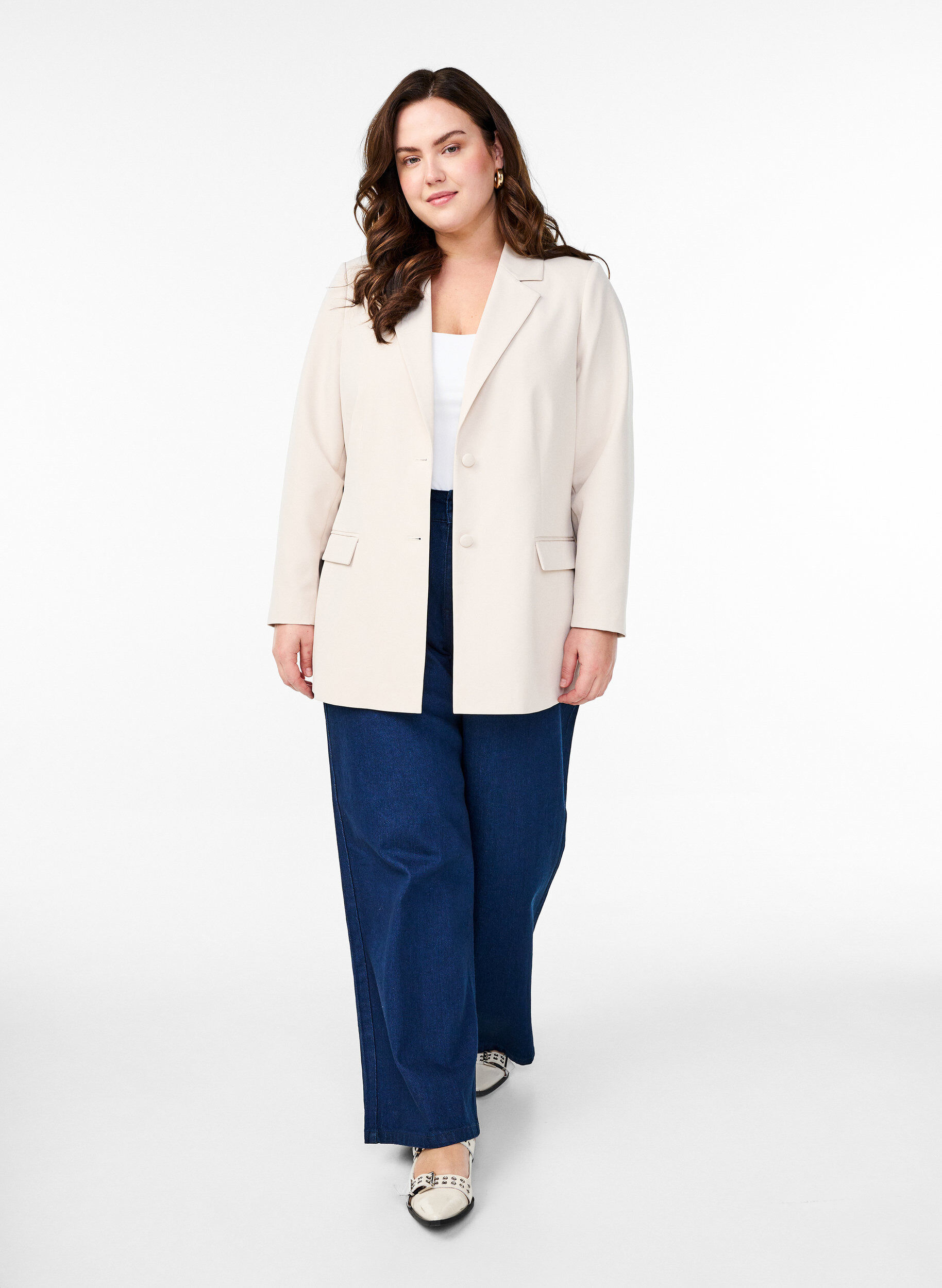 ZizziKlassisk kavaj med knappst&auml;ngning, Beige, Model image number 1