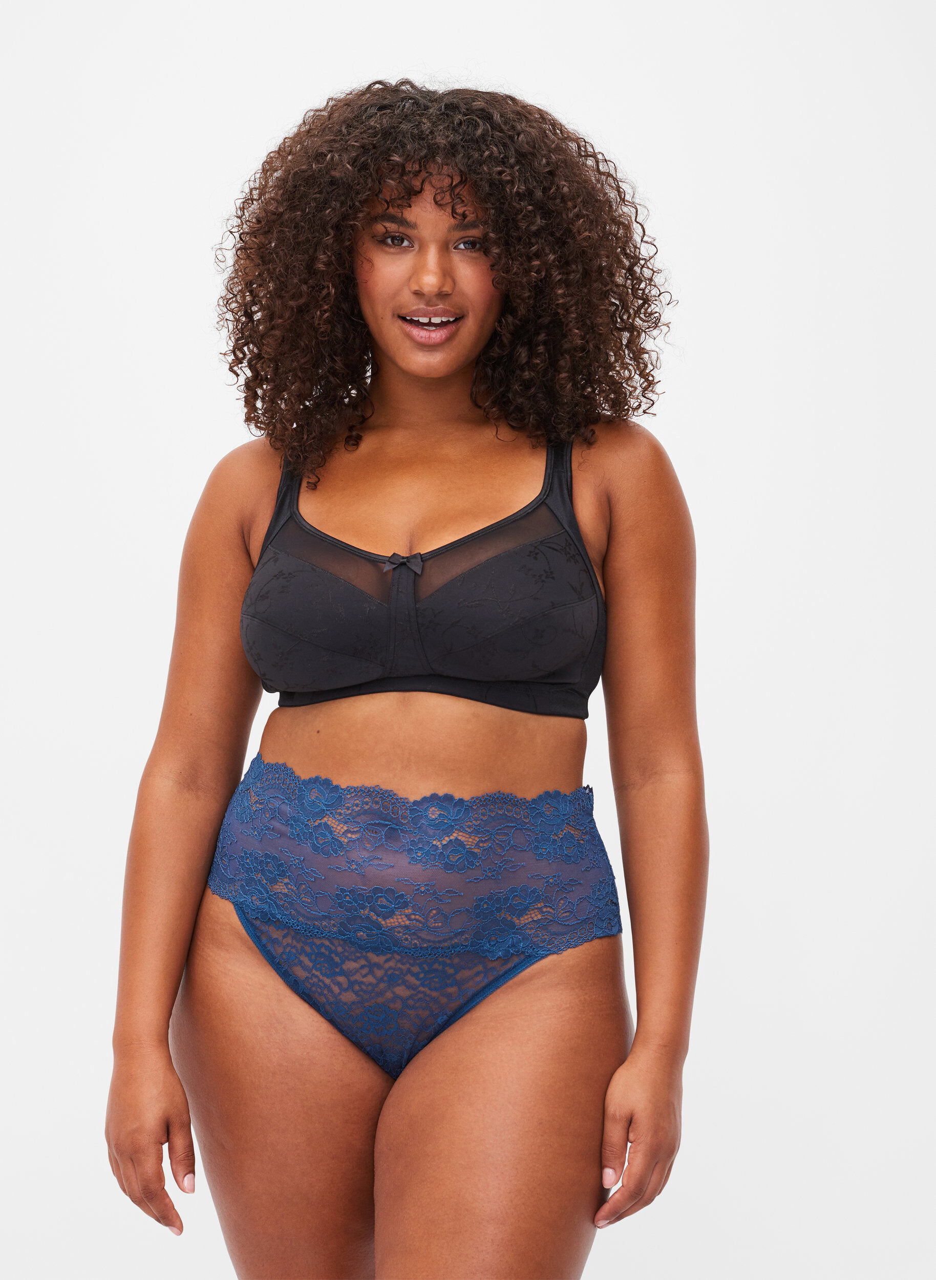 Zizzi 3-pack g-stringtrosor i spets, Mix assortments AW, Model image number 0