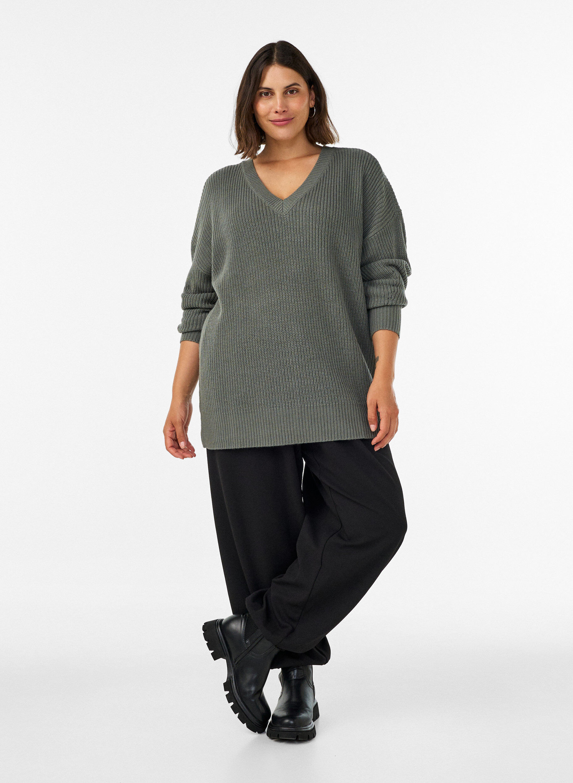 ZizziL&aring;ng ribbstickad blus med V-ringning, Gr&ouml;n, Model image number 1