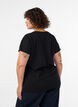 T-shirt i bomull med blommigt m&ouml;nster, Svart, Model image number 2