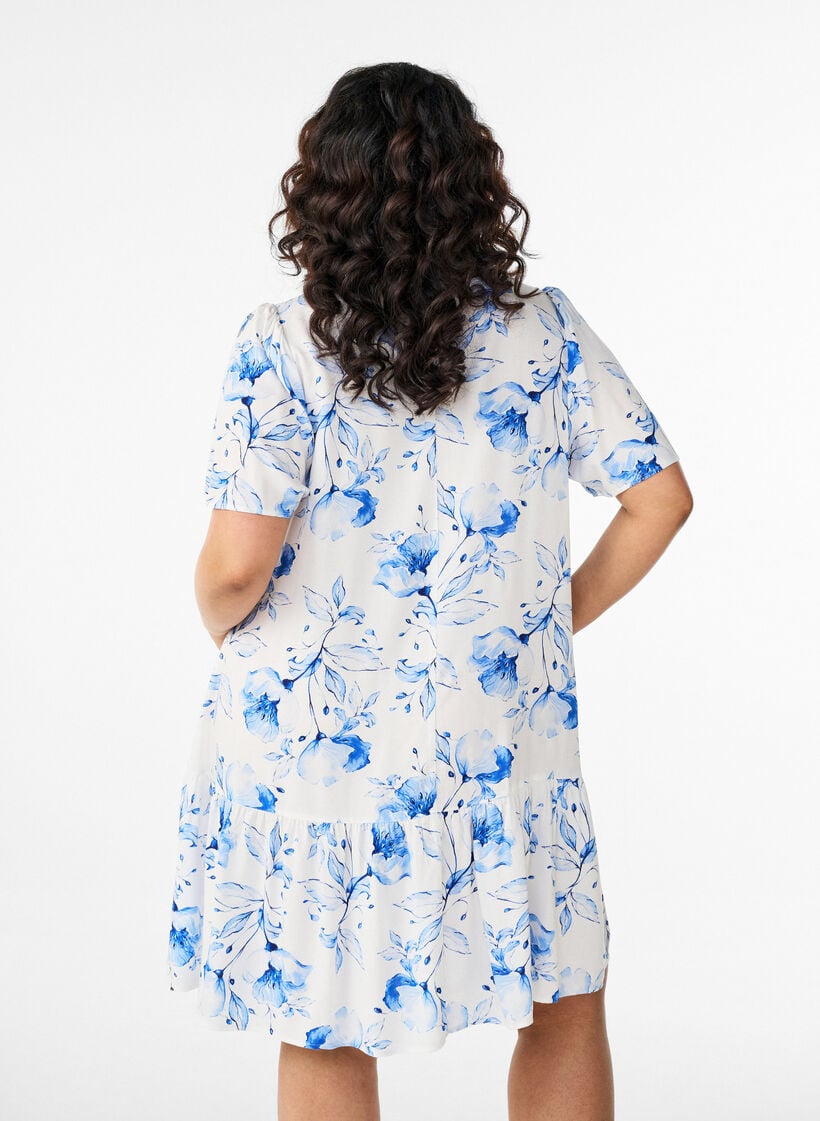 Kl&auml;nning i viskos med sk&auml;rning, Vit, Model image number 2