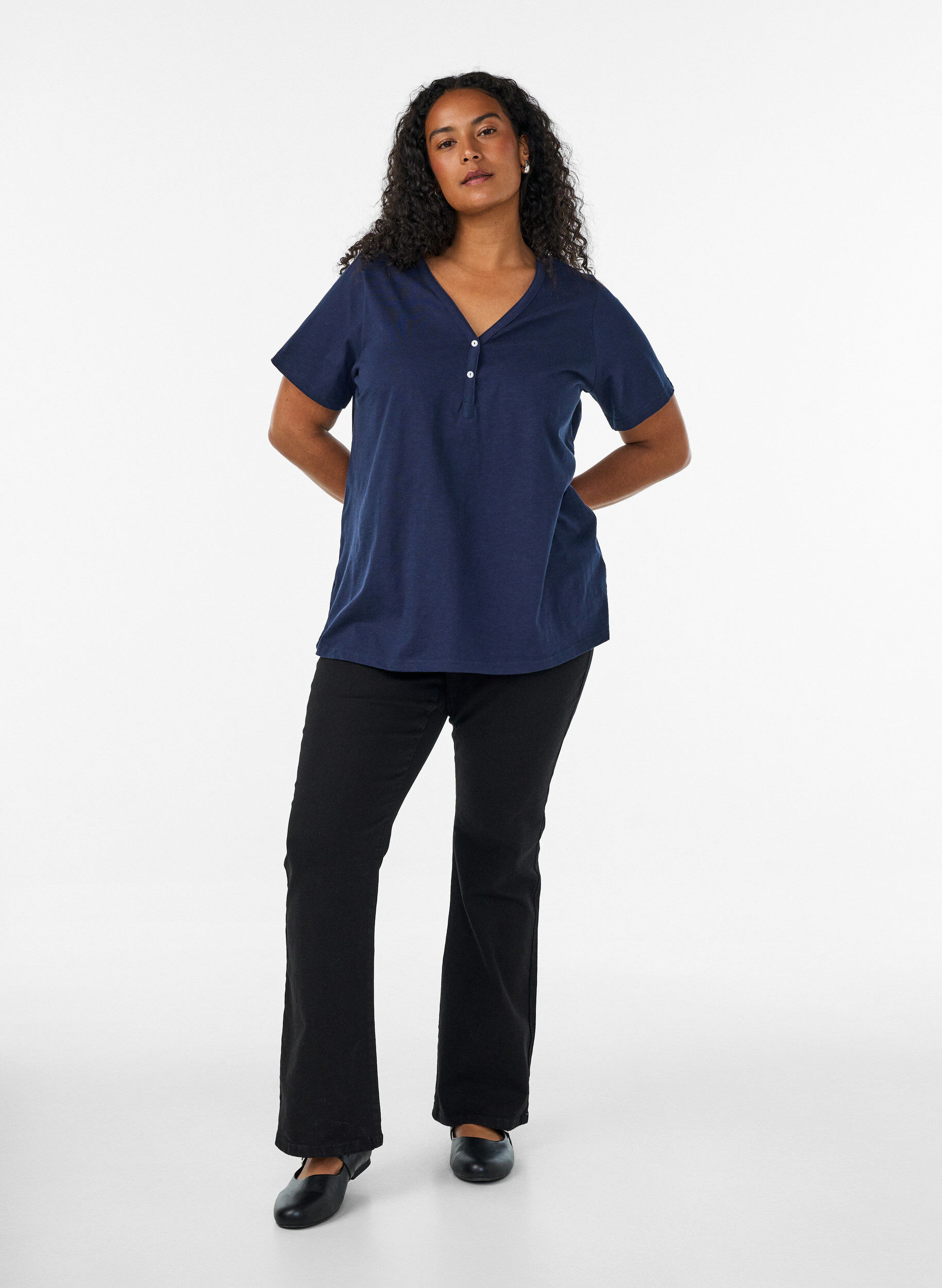 ZizziT-shirt med knappdetalj, Bl&aring;, Model image number 1