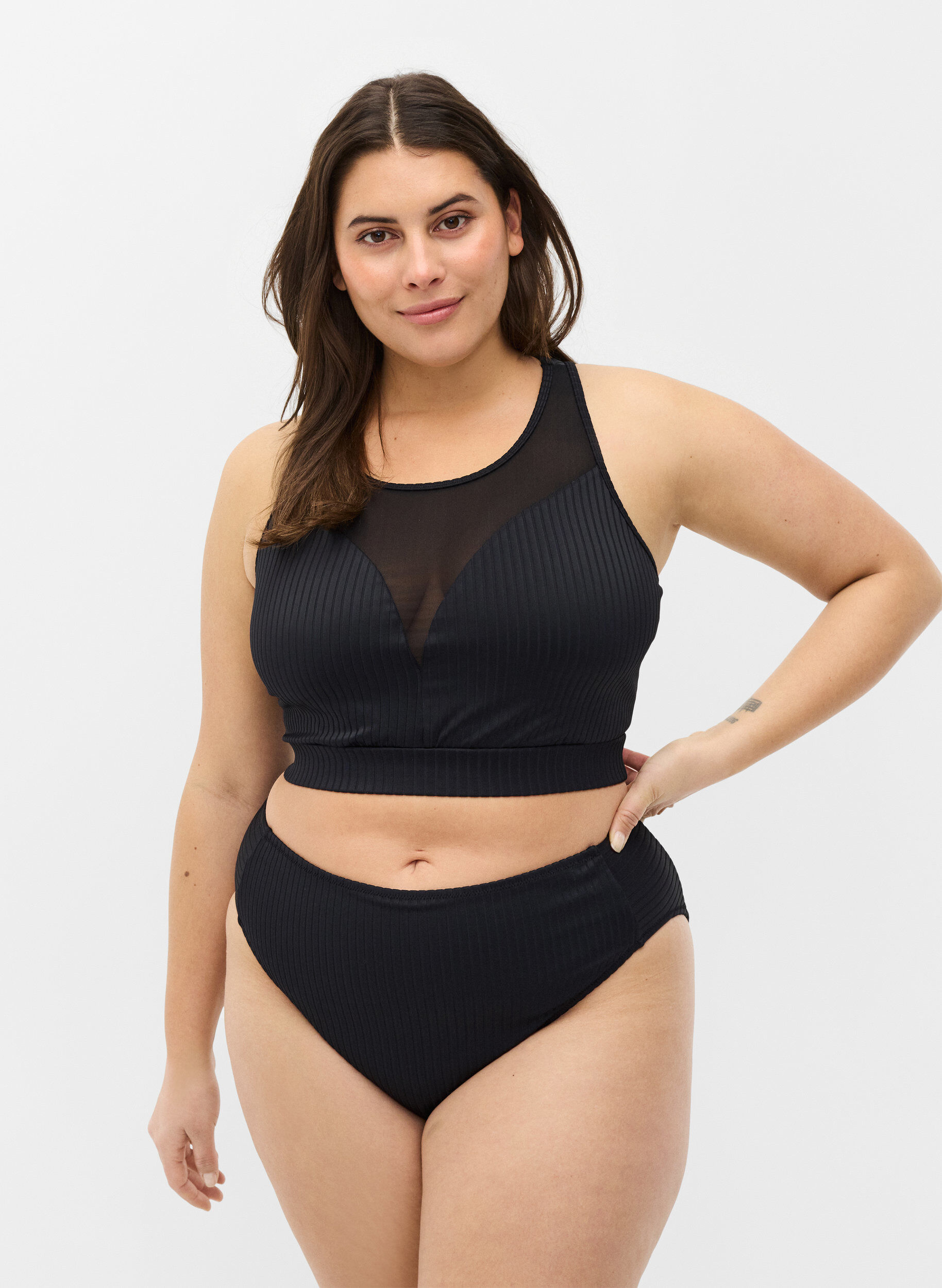 Zizzi Bikinitrosa med h&ouml;g midja och ribbat m&ouml;nster, Black, Model image number 0
