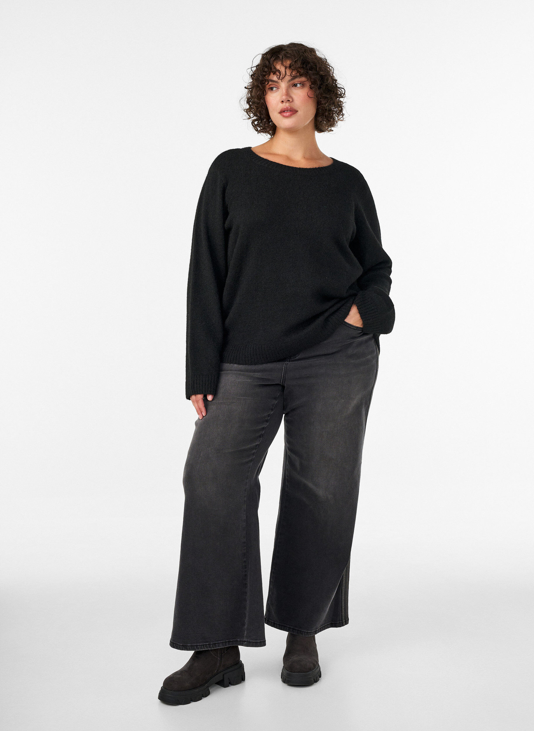 ZizziL&ouml;s rundhalsad tr&ouml;ja, Svart, Model image number 1