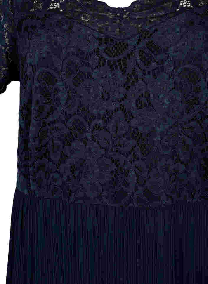 Kortärmad maxiklänning med spets och plisserad kjol, Night Sky, Packshot image number 2