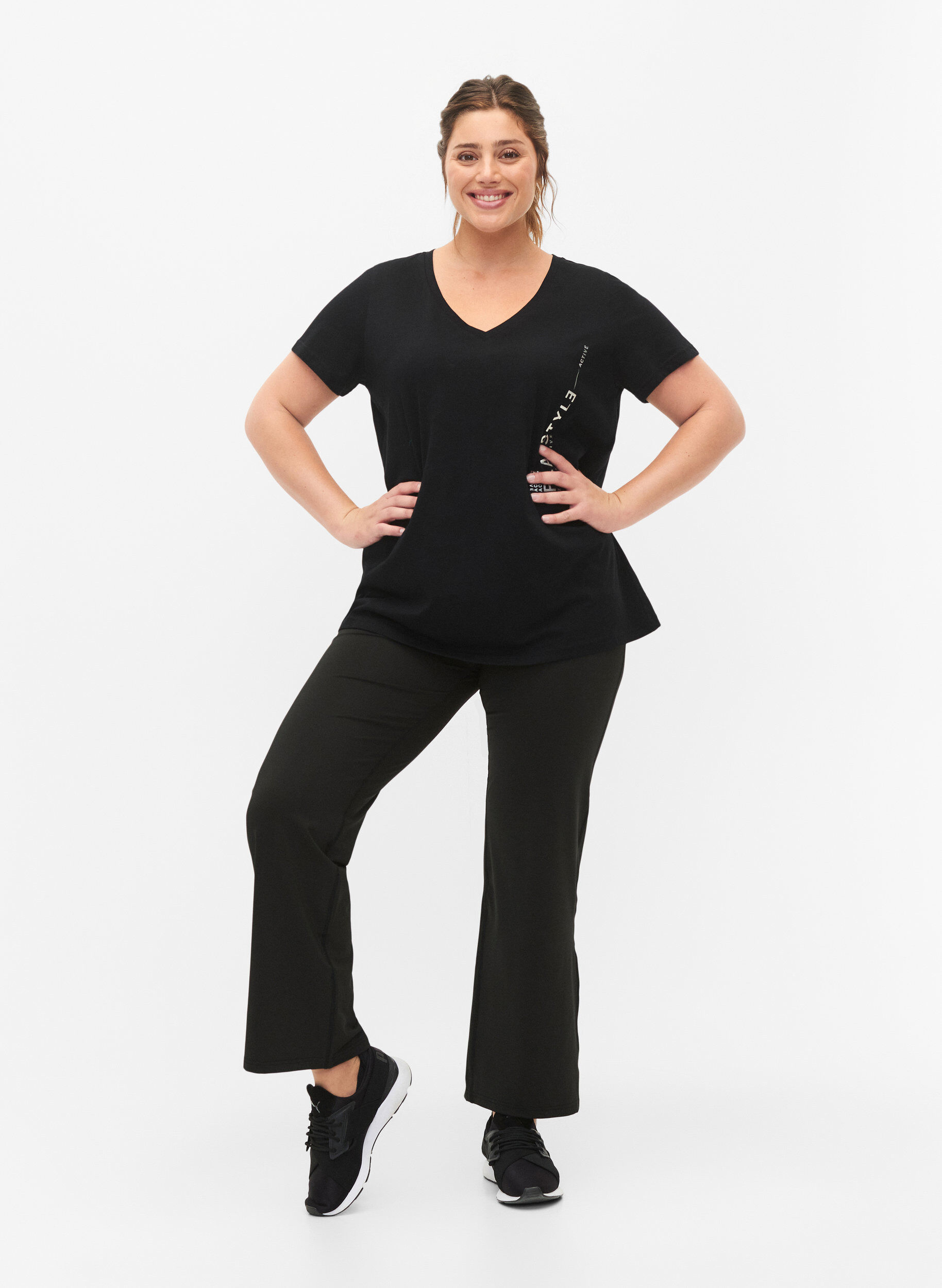 Zizzi Tr&auml;nings t-shirt i bomull med tryck, Black w. Playstyle, Model image number 2