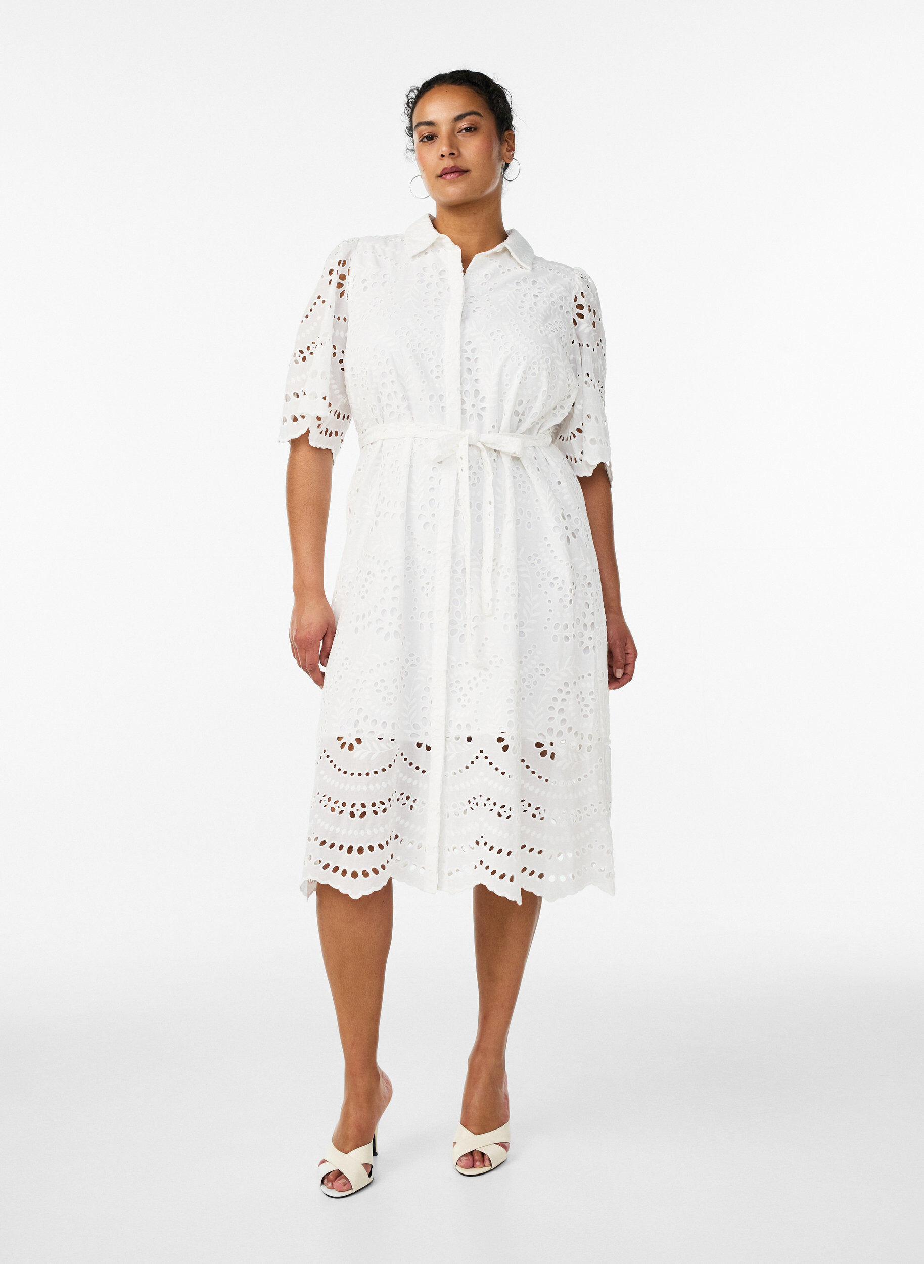 ZizziSkjortkl&auml;nning i broderie anglaise med knytb&auml;lte, Vit, Model image number 1