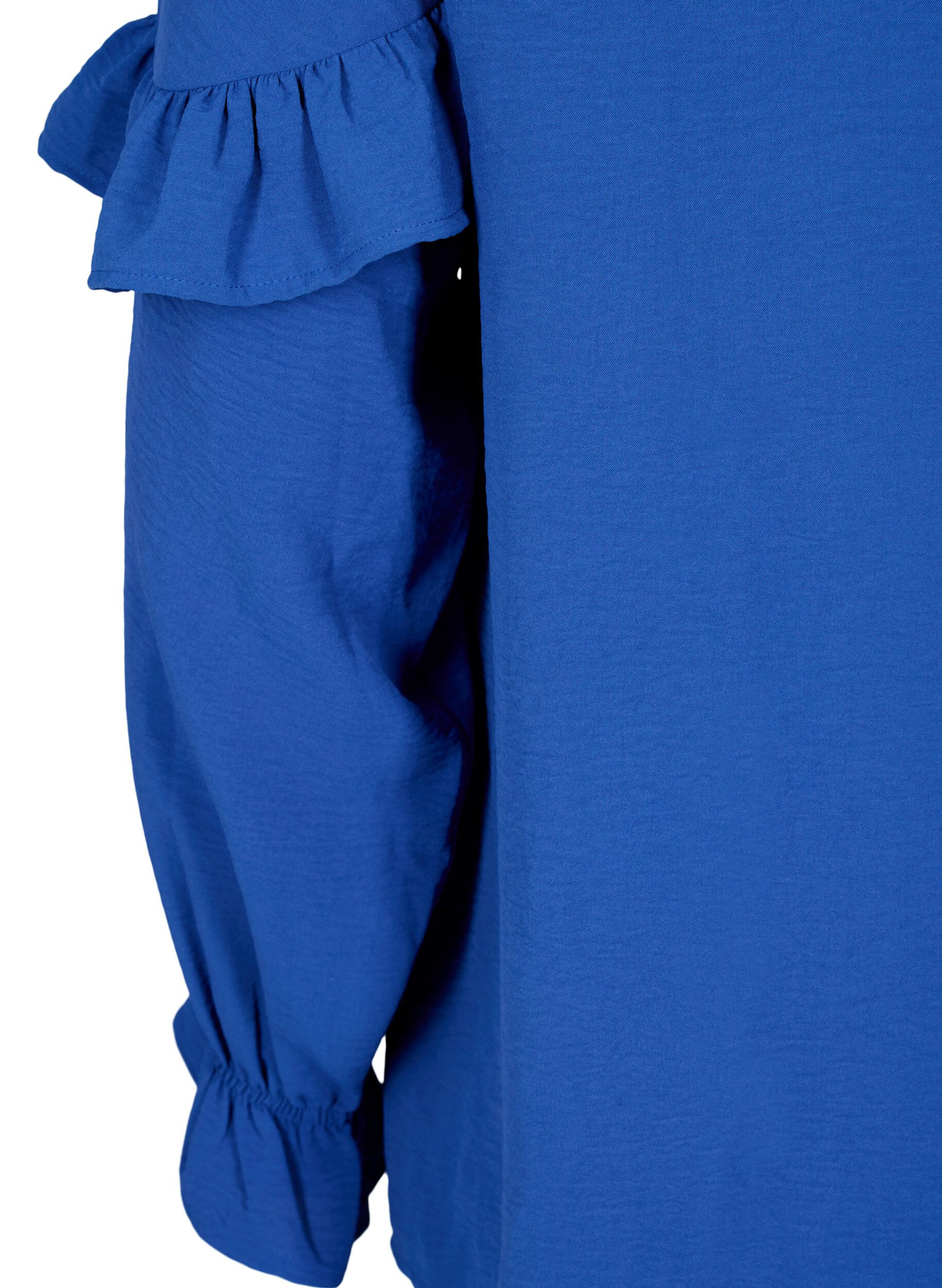 Zizzi Blus med volanger och knappar, Deep Ultramarine, Packshot image number 3