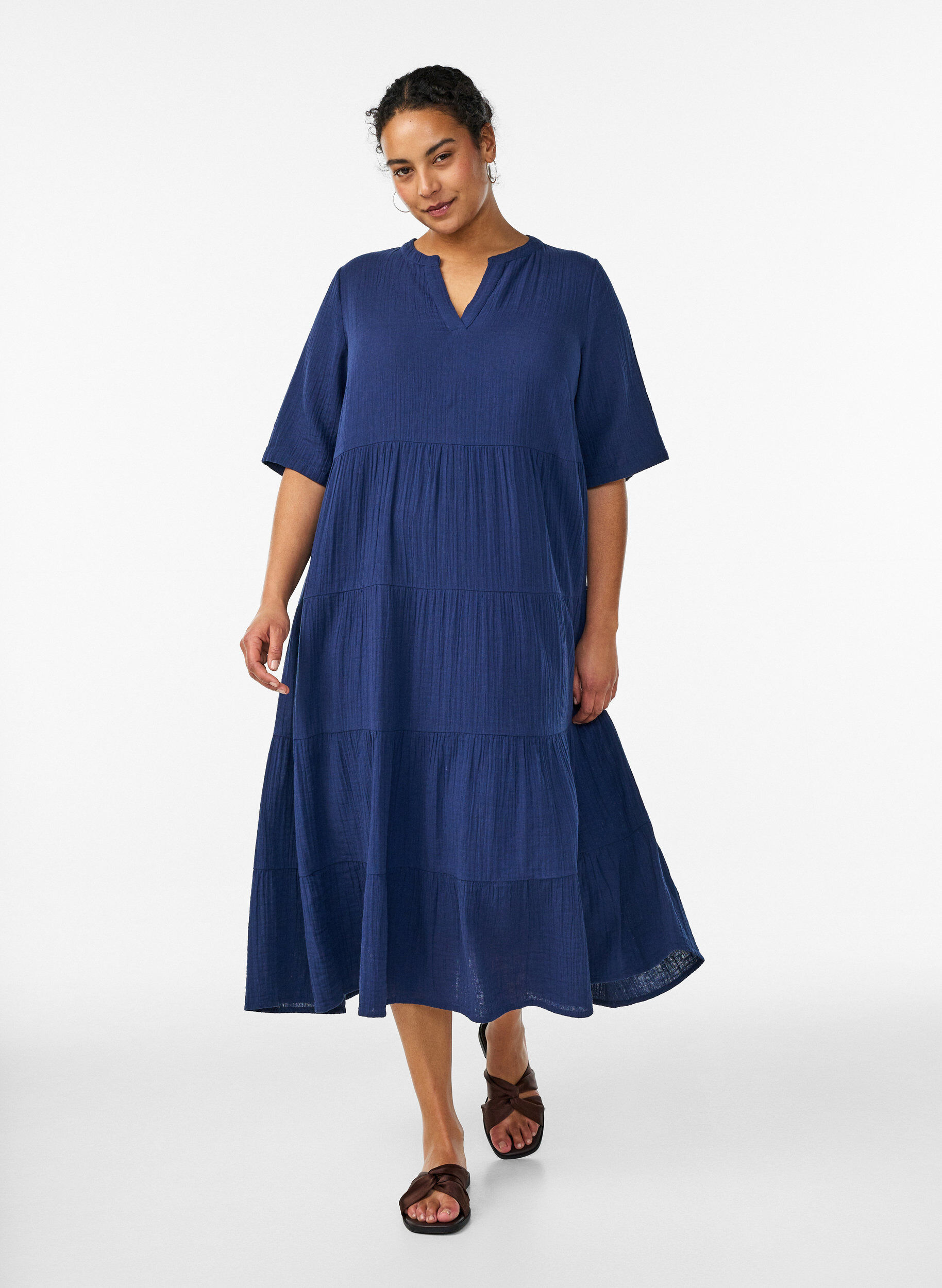 ZizziA-linjeformad midikl&auml;nning i bomullsmuslin, Bl&aring;, Model image number 0
