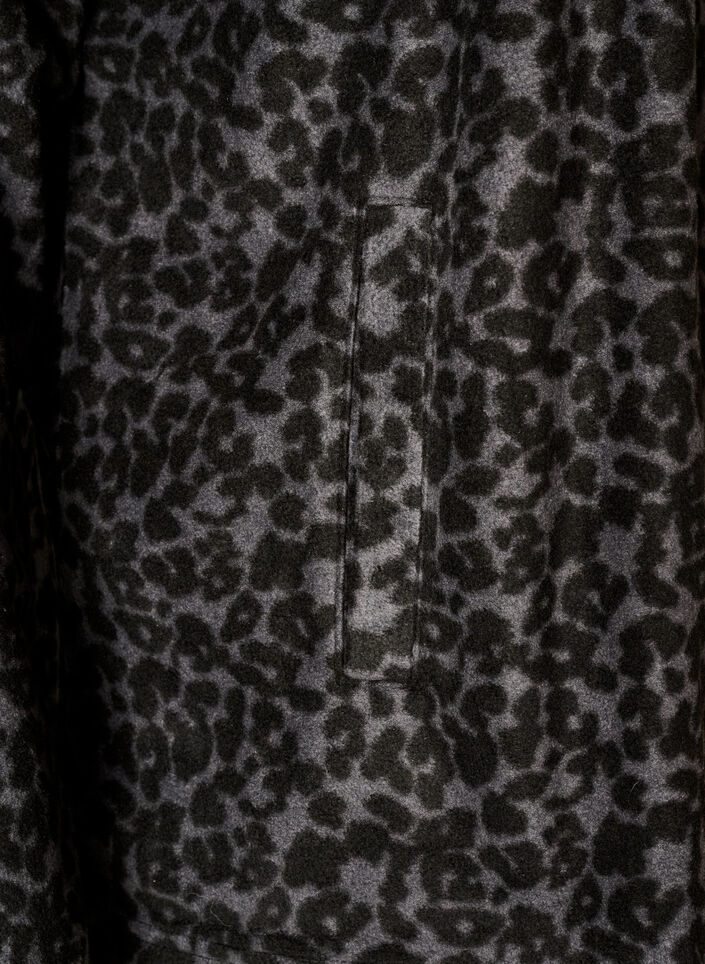 Fleecejacka med leopardm&ouml;nster och h&ouml;g krage, Svart, Packshot image number 3
