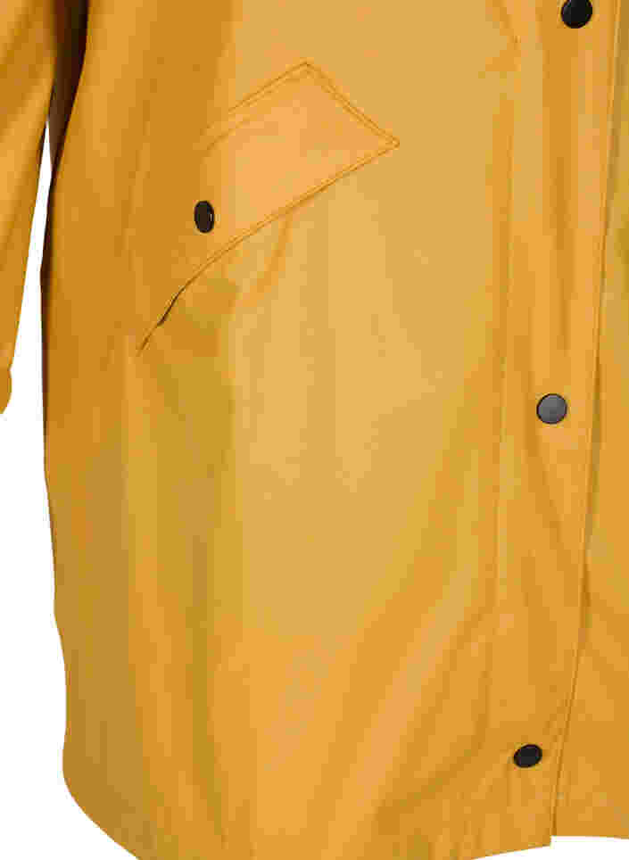 Regnjacka med huva och knappar, Spruce Yellow, Packshot image number 3