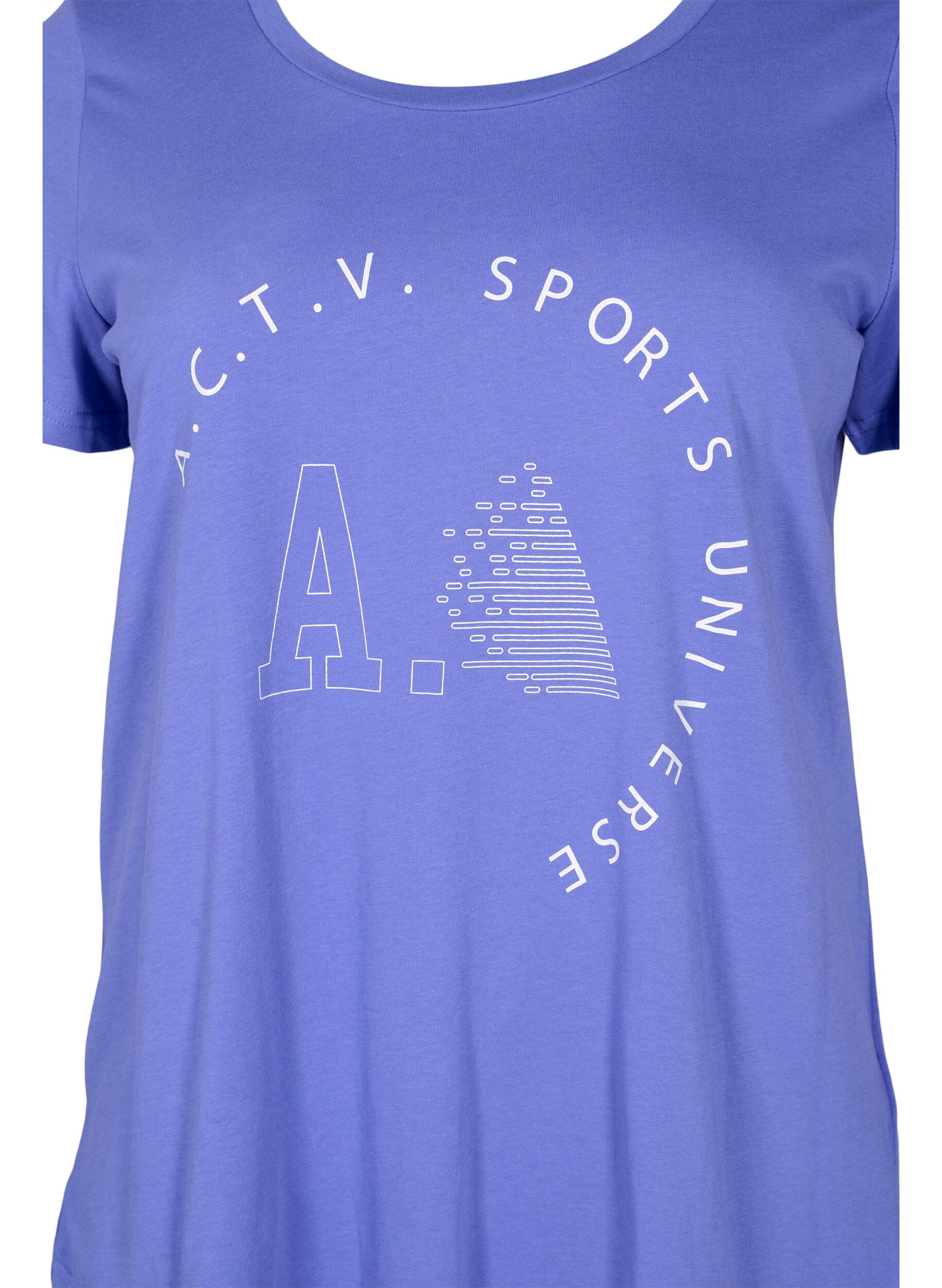 Zizzi  T-shirt till tr&auml;ning med print, Very Peri A.C.T.V, Packshot image number 2