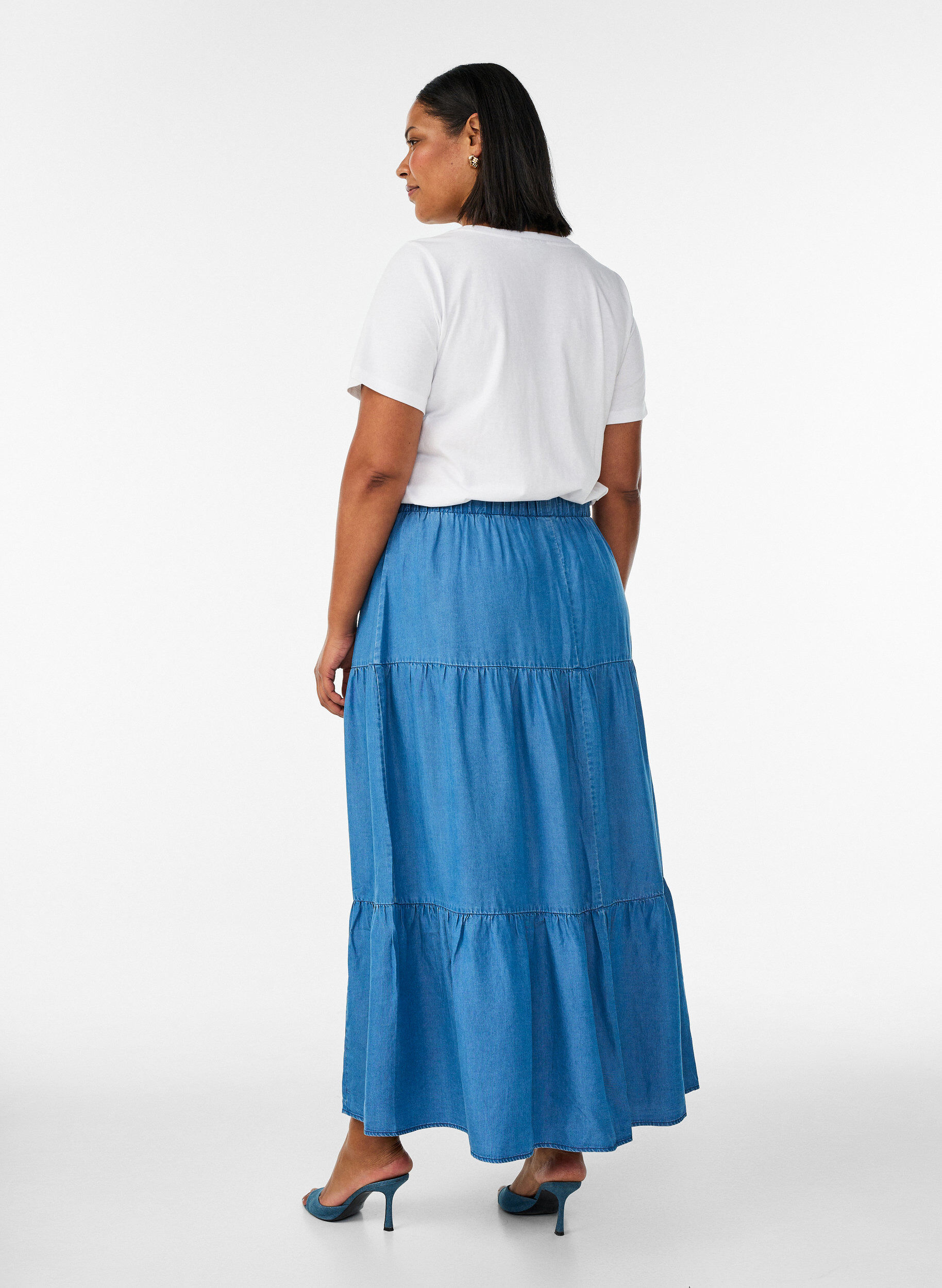 ZizziMaxijeanskjol med volanger, Bl&aring;, Model image number 1