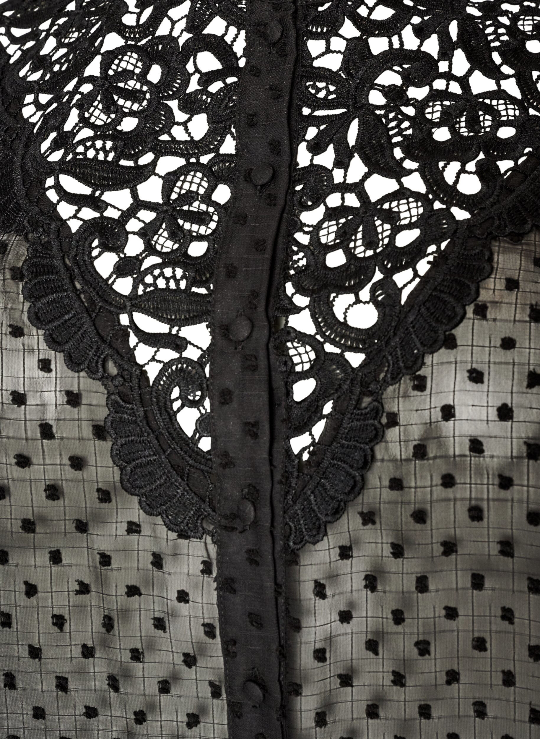 ZizziSkjortblus med spetsinf&auml;llning och prickigt m&ouml;nster, Svart, Packshot image number 2
