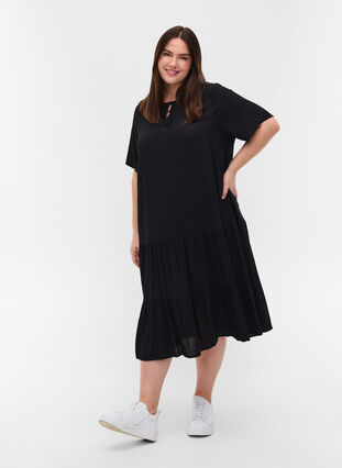 Kortärmad viskosklänning, Black, Model image number 2
