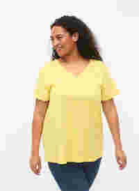Kortärmad t-shirt med v-hals, Illuminating, Model