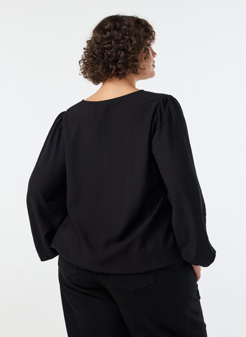 Viskosblus med V-ringning och ballongform, Svart, Model image number 2