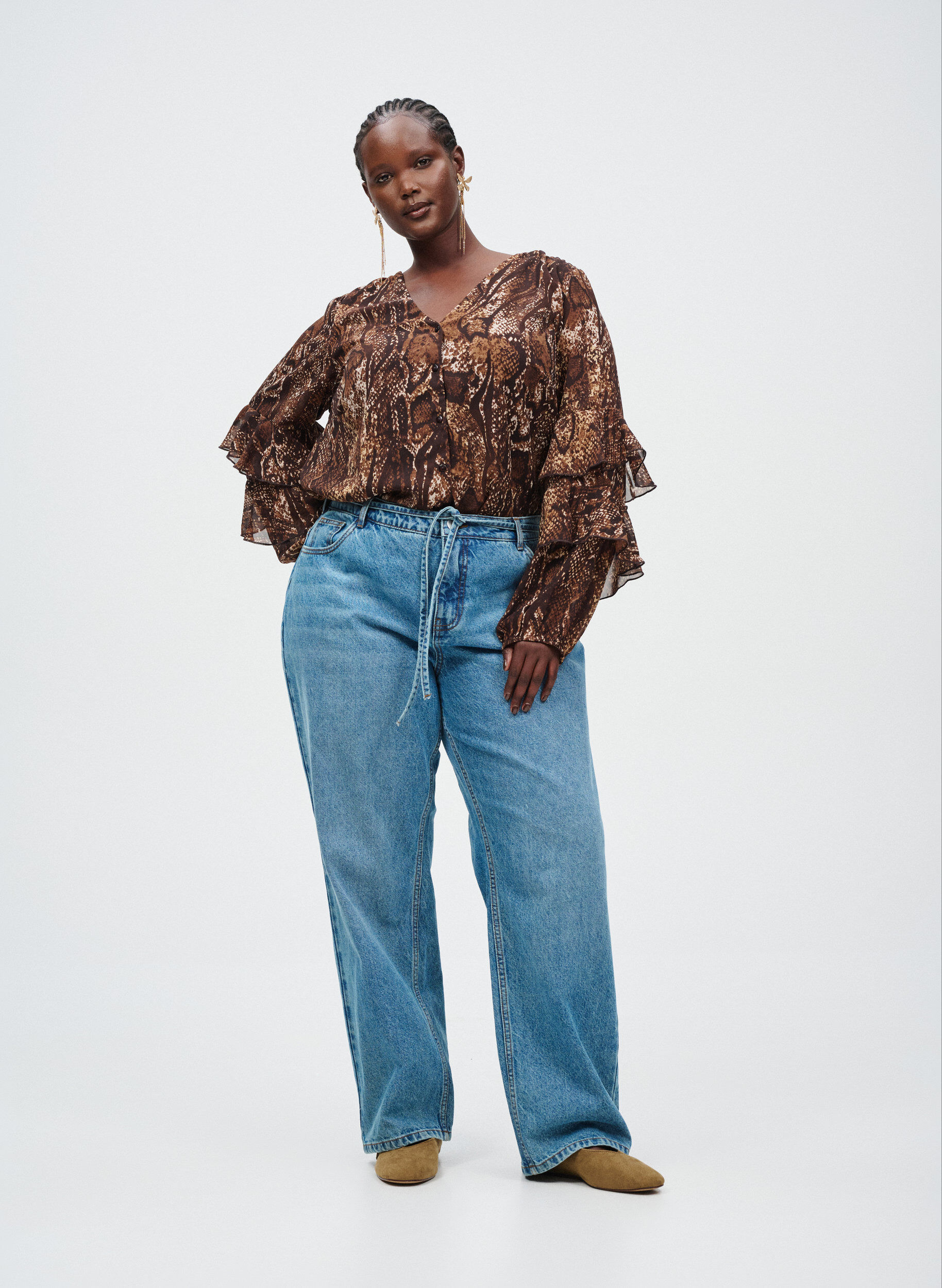 Zizzi Blus med djurm&ouml;nster och volanger, Brun, Image image number 0