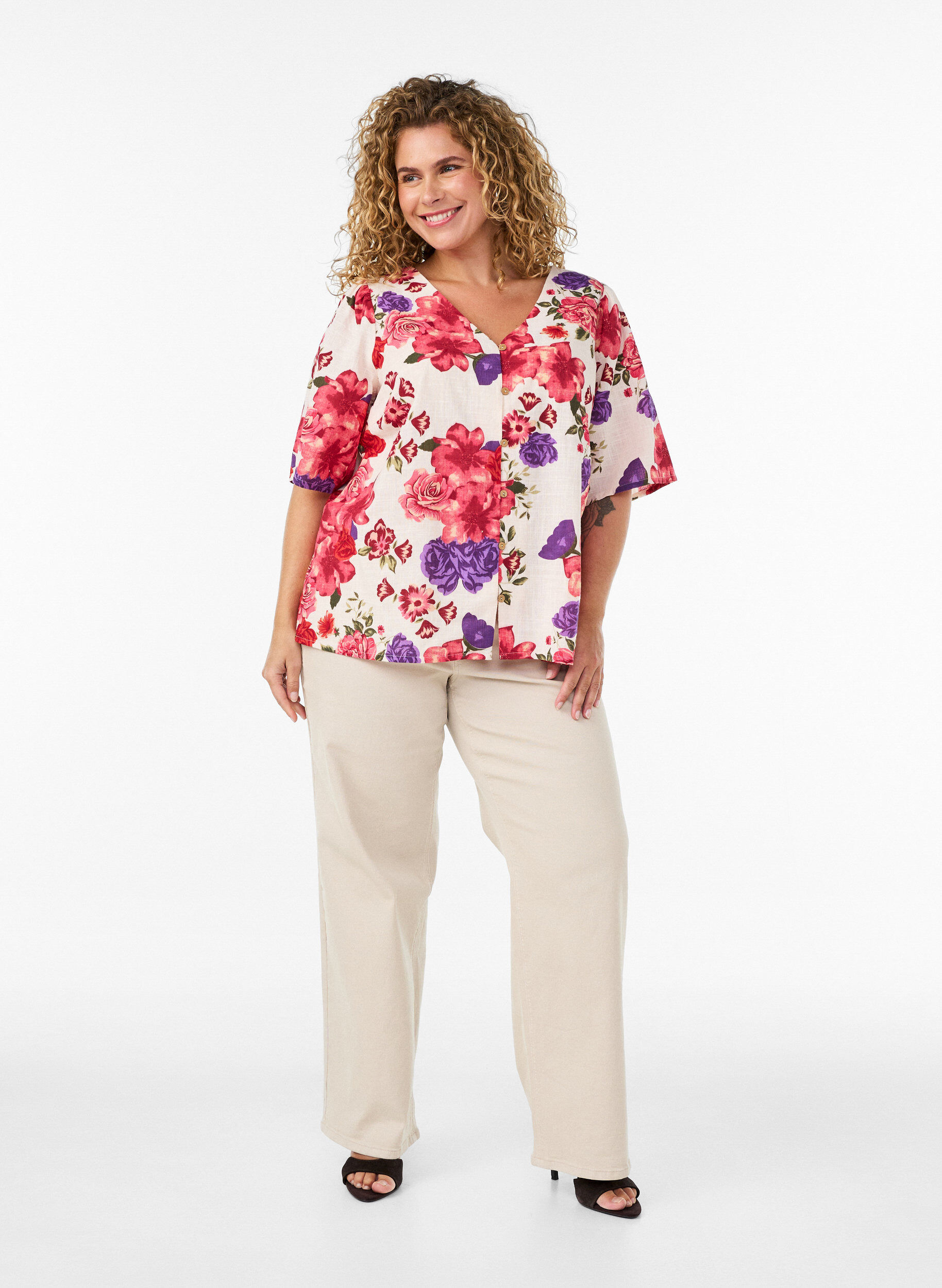 ZizziKort&auml;rmad skjorta i bomull med v-ringning, R&ouml;d, Model image number 1