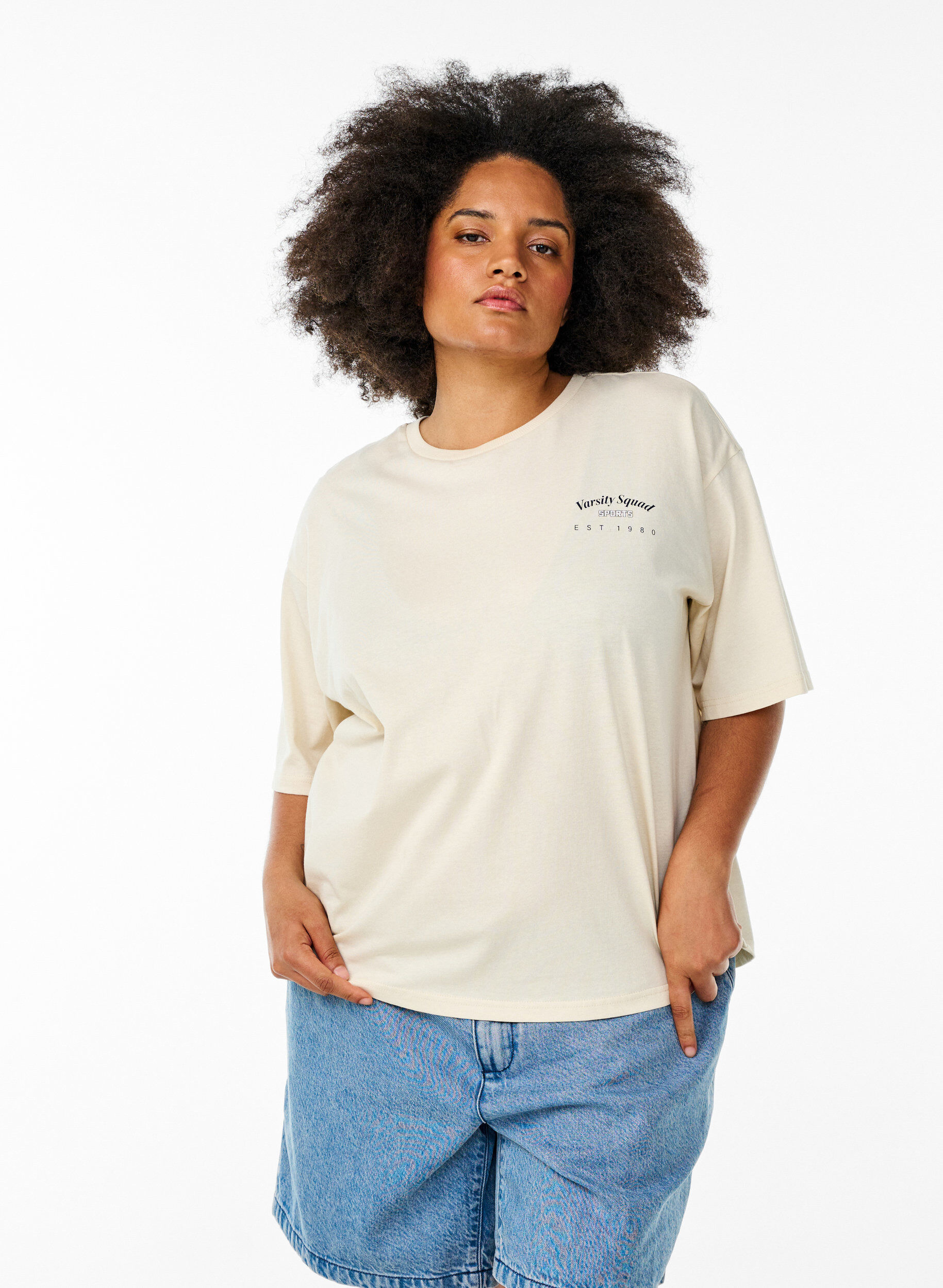 Zizzi Oversized T-shirt med tryck p&aring; ryggen, Beige, Model image number 0