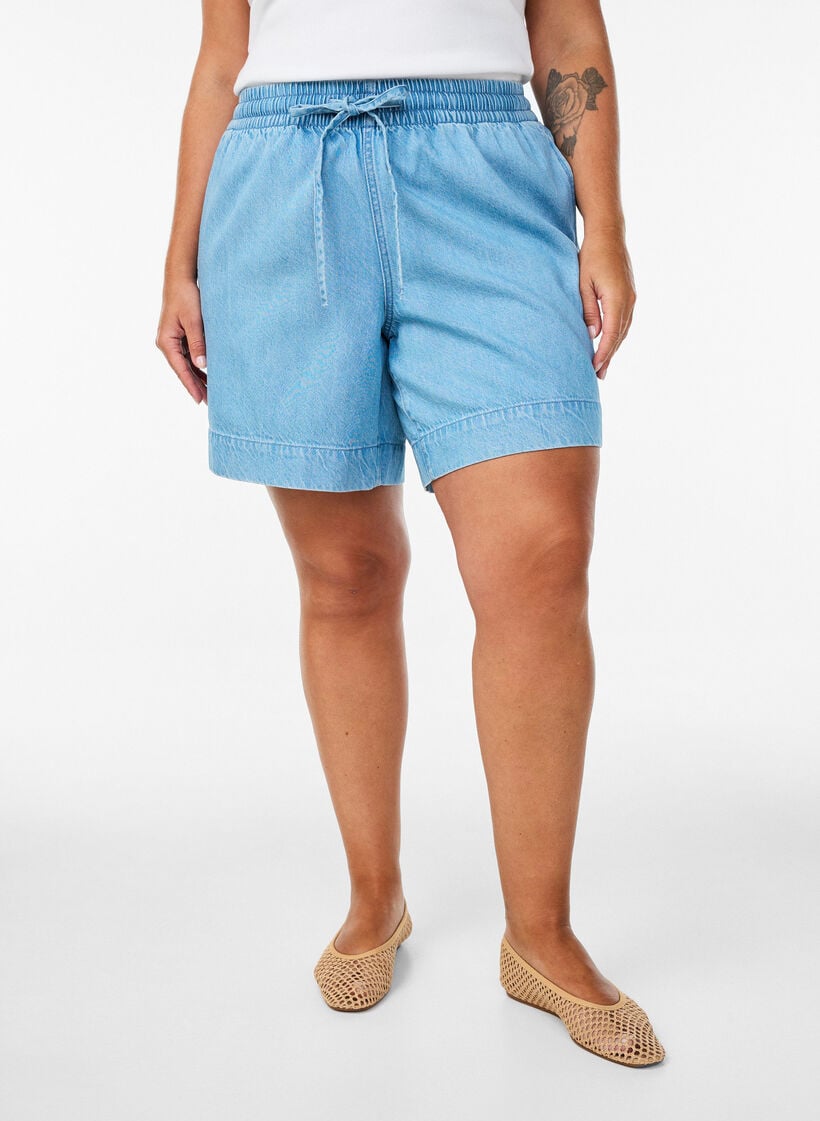 Shorts i denimlook med res&aring;r i midjan och dragsko, Bl&aring;, Model image number 3