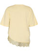 T-shirt med asymmetrisk spetskant, Gul, Packshot image number 1