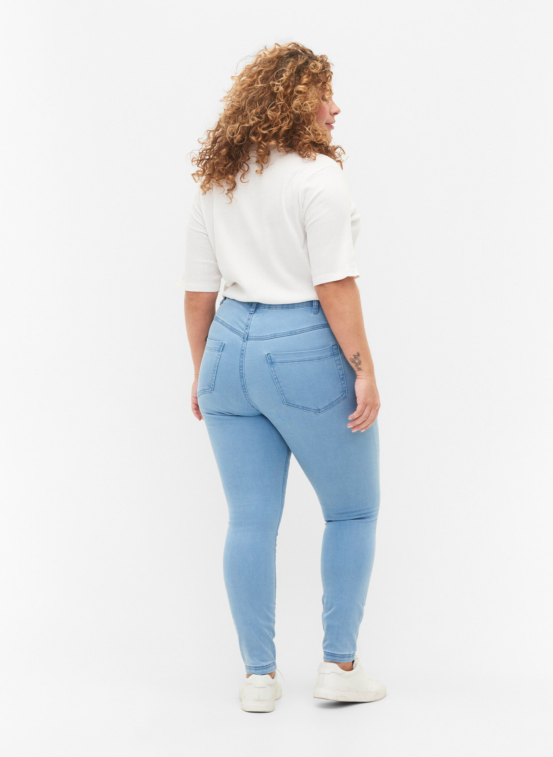 ZizziSuper slim Amy jeans med h&ouml;g midja, Ex Lt Blue, Model image number 1