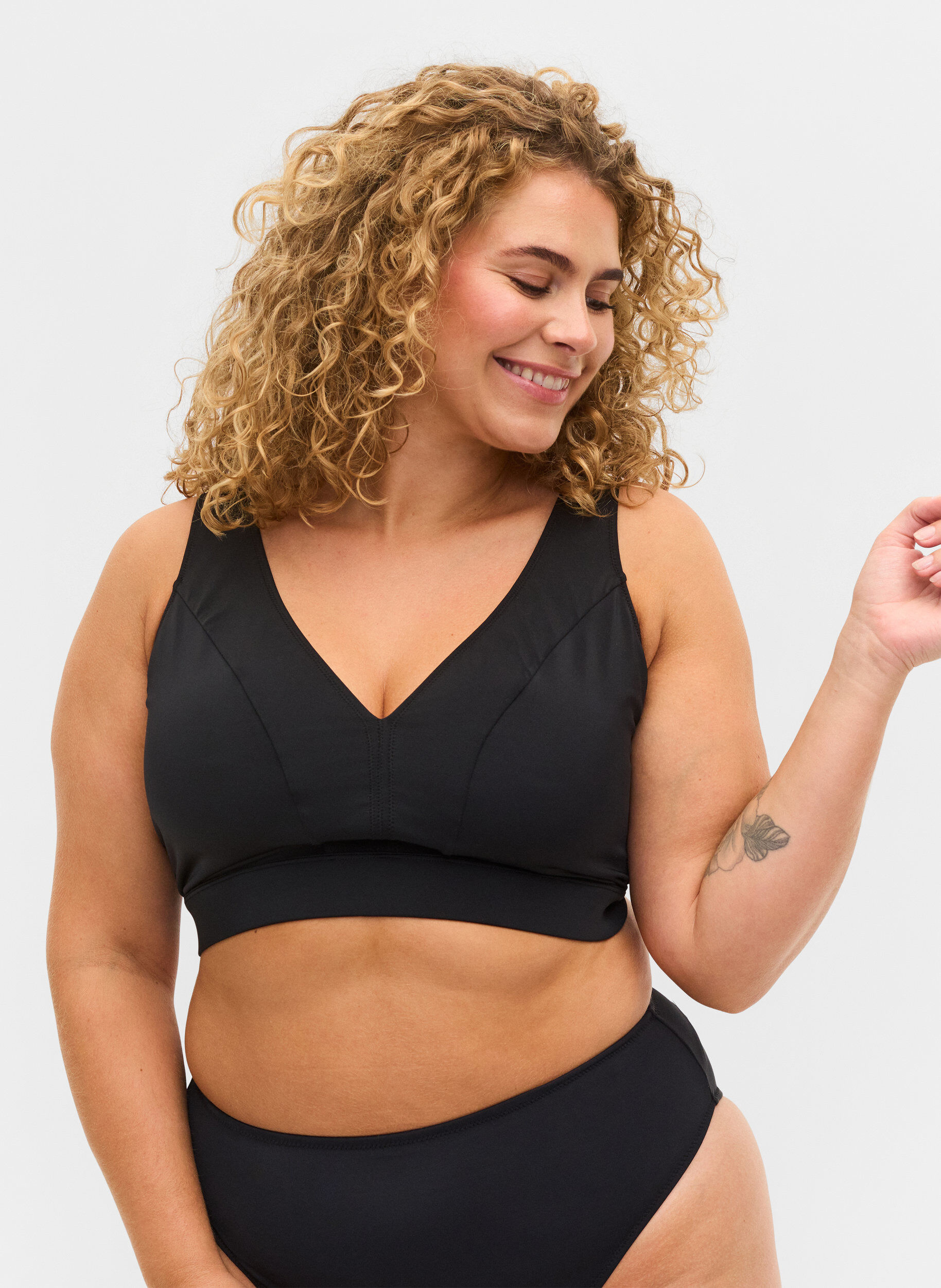 Zizzi Bikinitopp med v-ringning, Black, Model image number 0