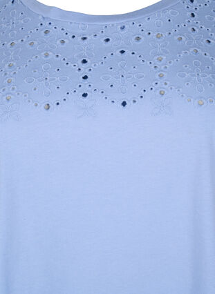 T-shirt i ekologisk bomull med engelsk brodyr, Serenity, Packshot image number 2