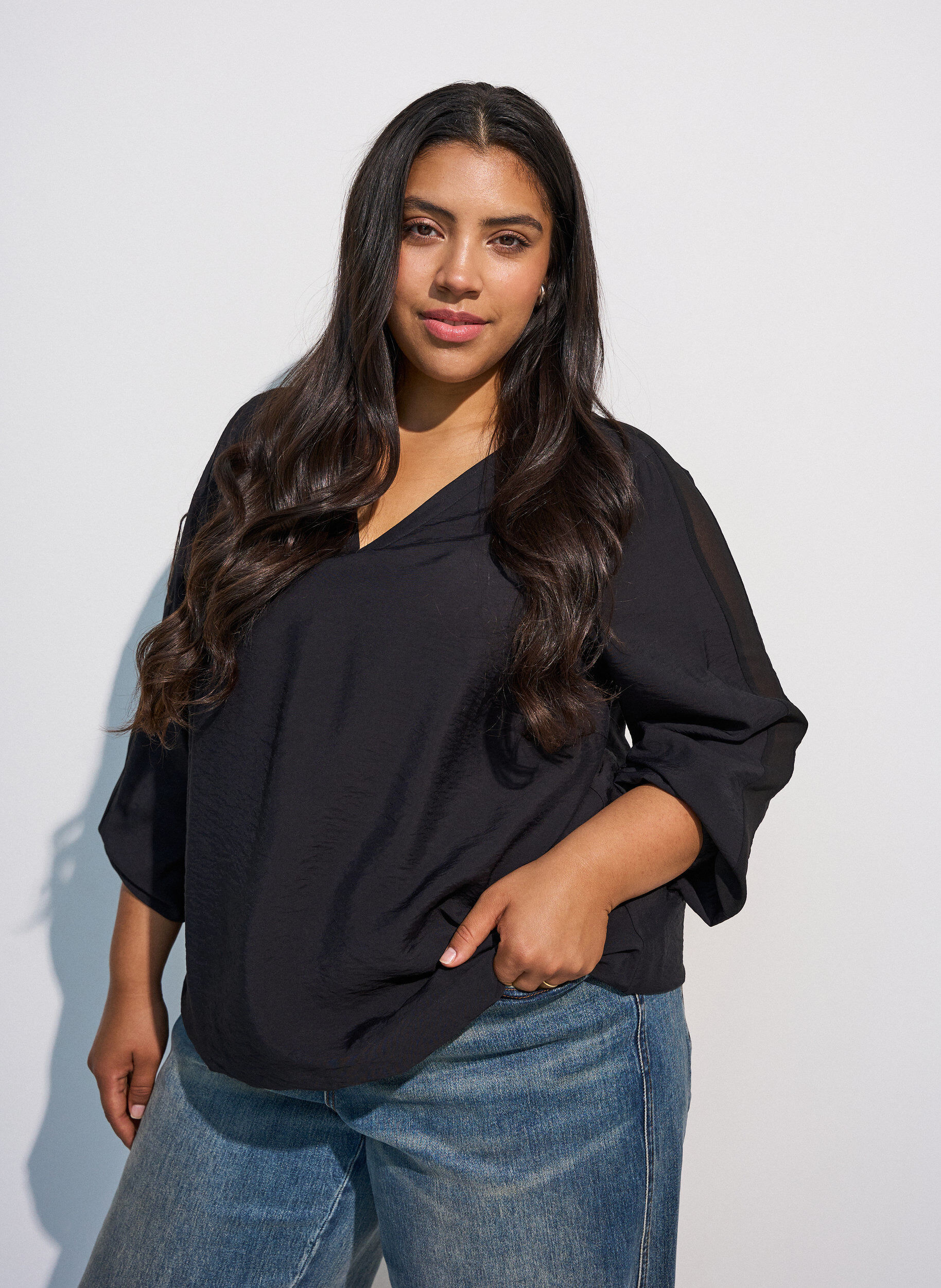 ZizziBlus med ballongeffekt och chiffongdetaljer, Svart, Model image number 0