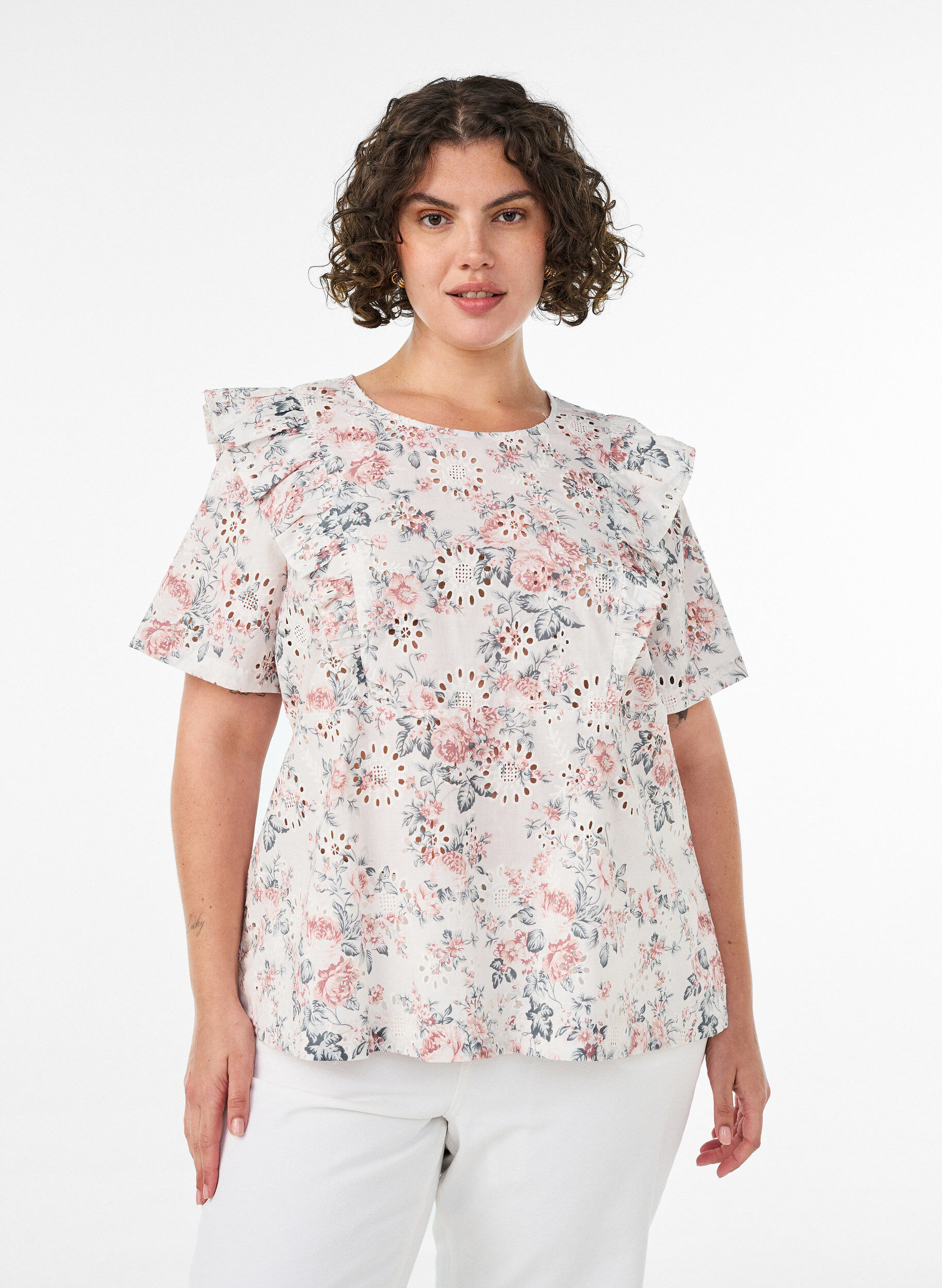 ZizziBlus i bomull med broderie anglaise och volanger, Rosa, Model image number 0
