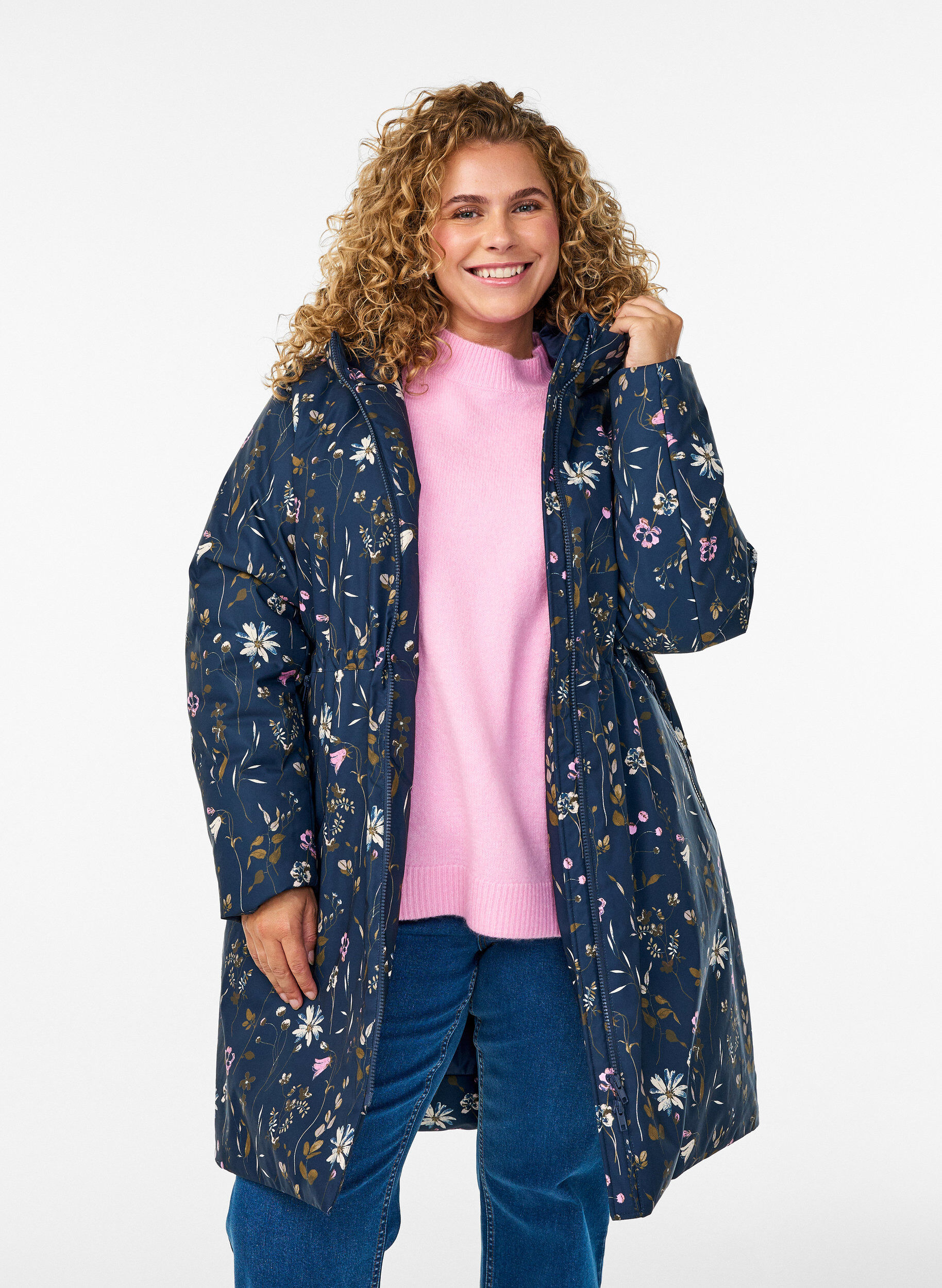 ZizziVadderad vinterjacka med blommigt m&ouml;nster, Bl&aring;, Model image number 3