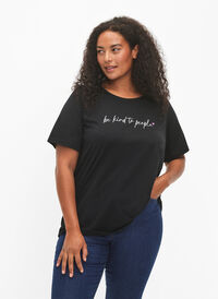 T-shirt från FLASH med tryck, Black Be Kind, Model